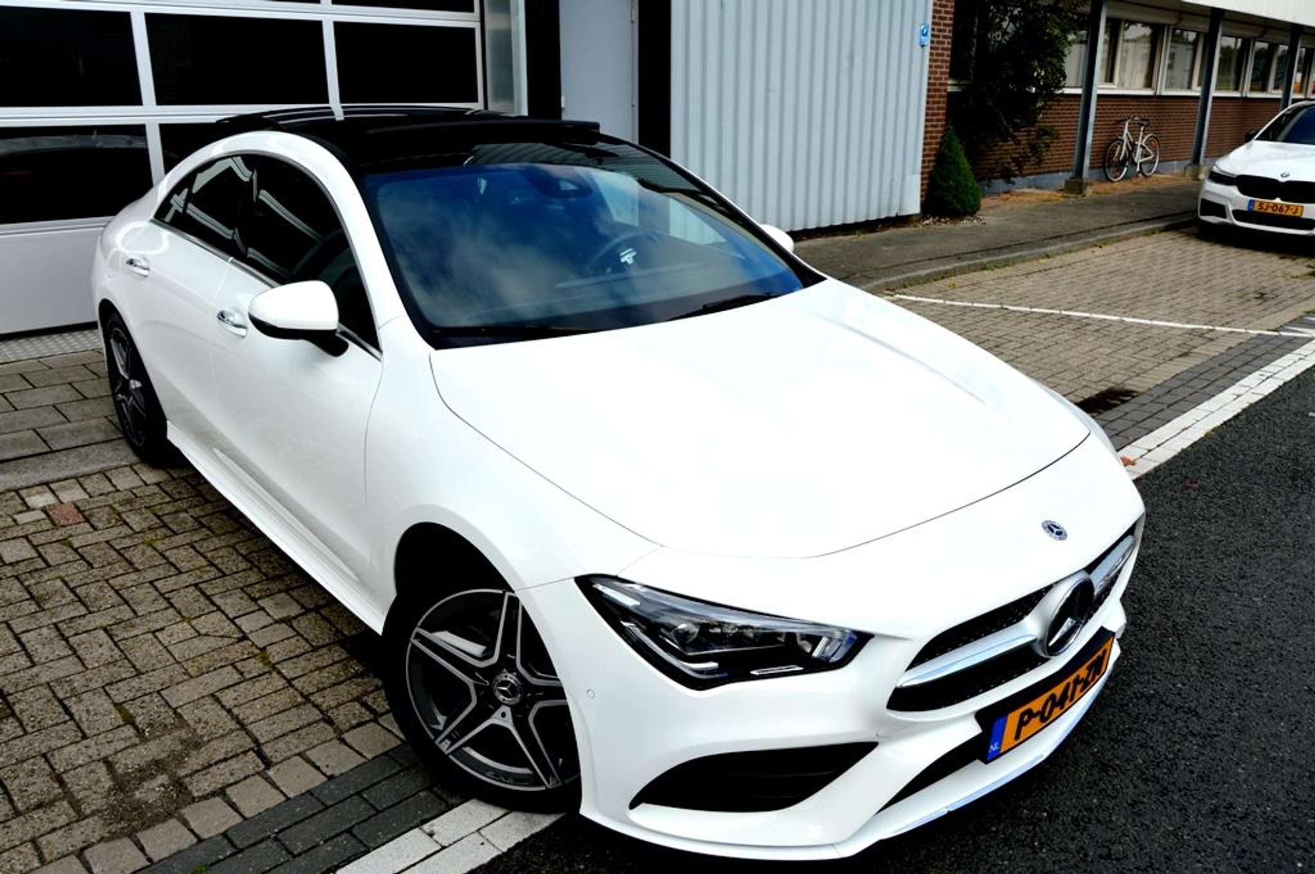 Mercedes-Benz - CLA 200