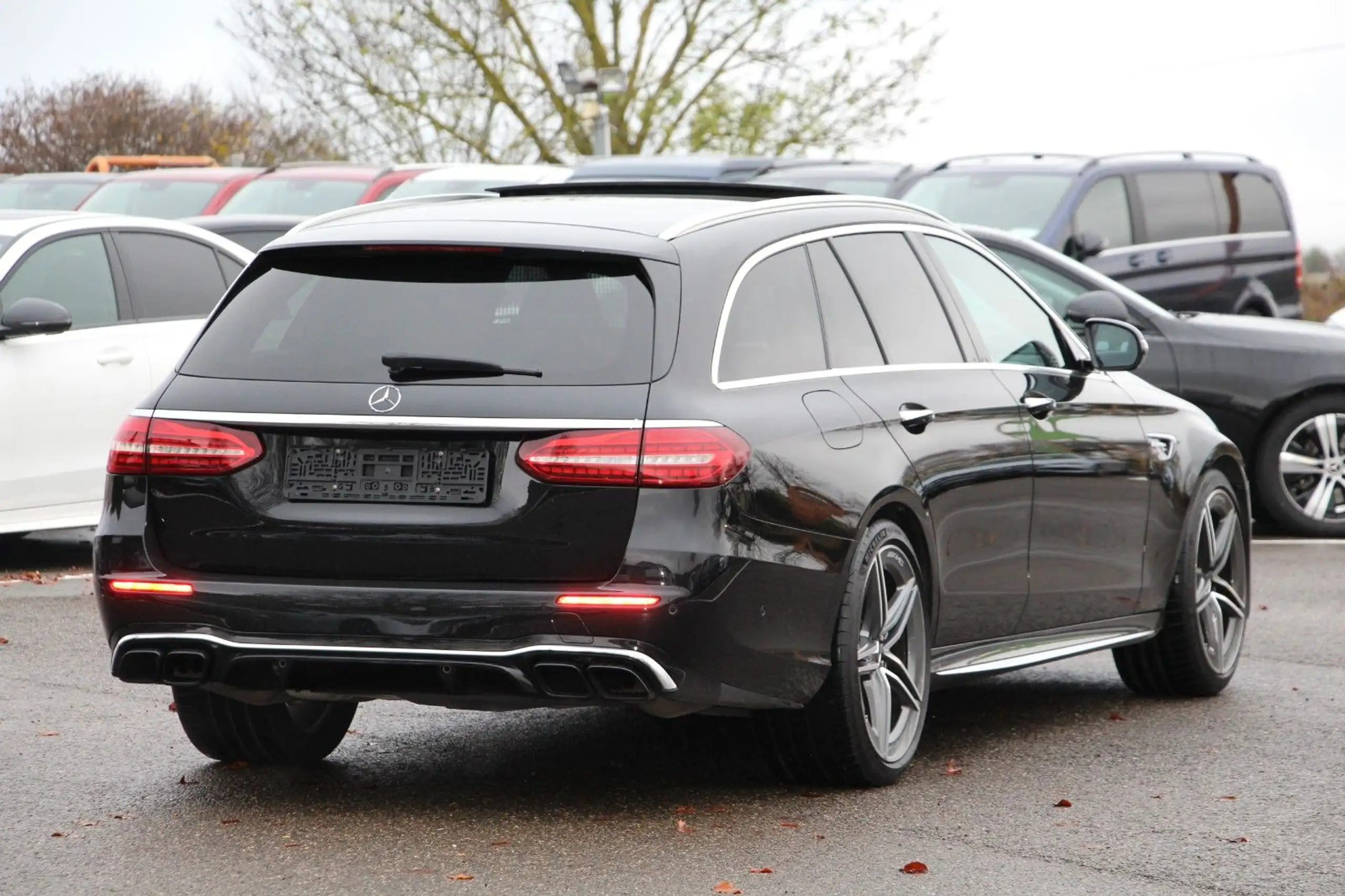 Mercedes-Benz - E 63 AMG