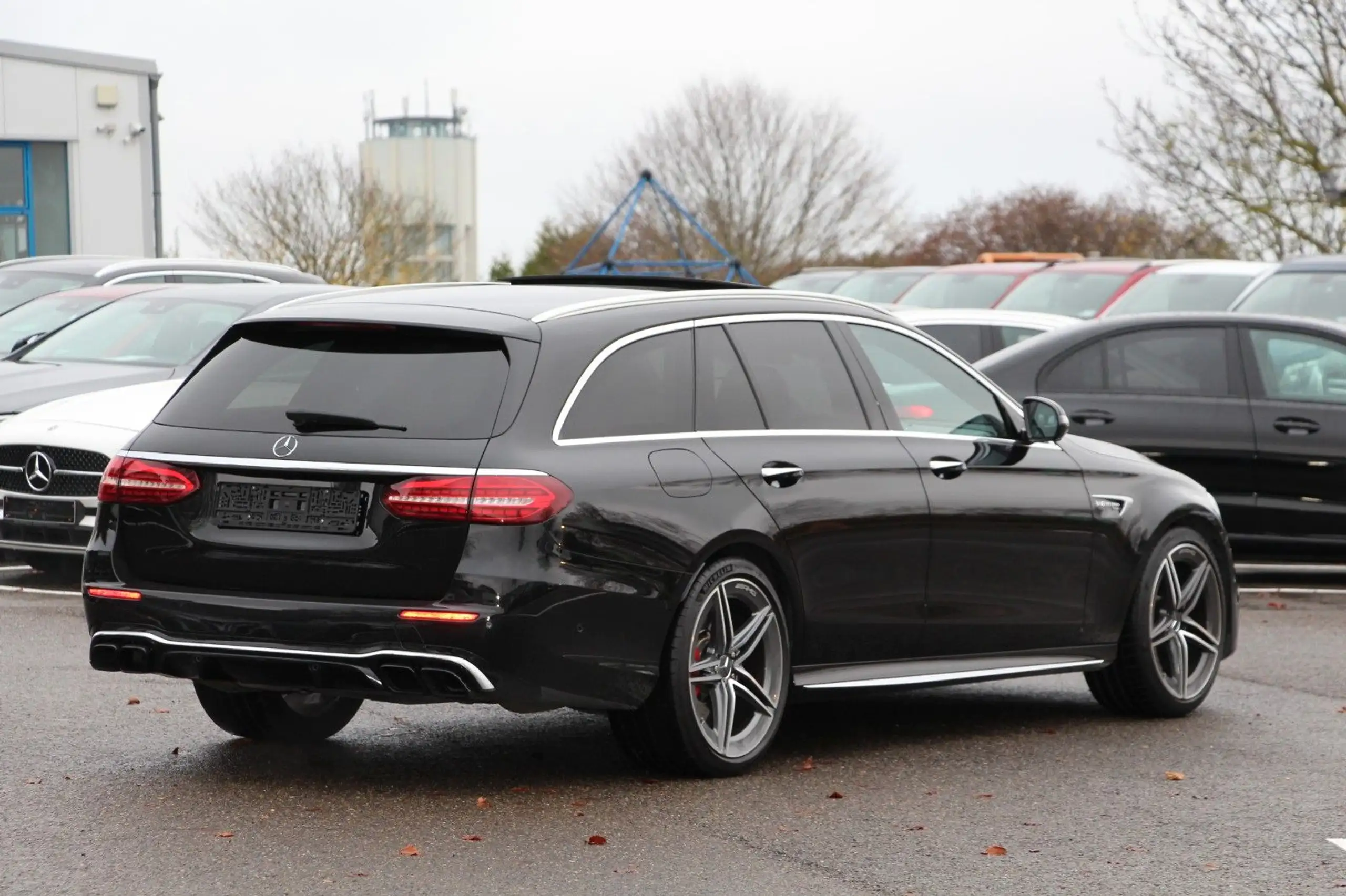 Mercedes-Benz - E 63 AMG