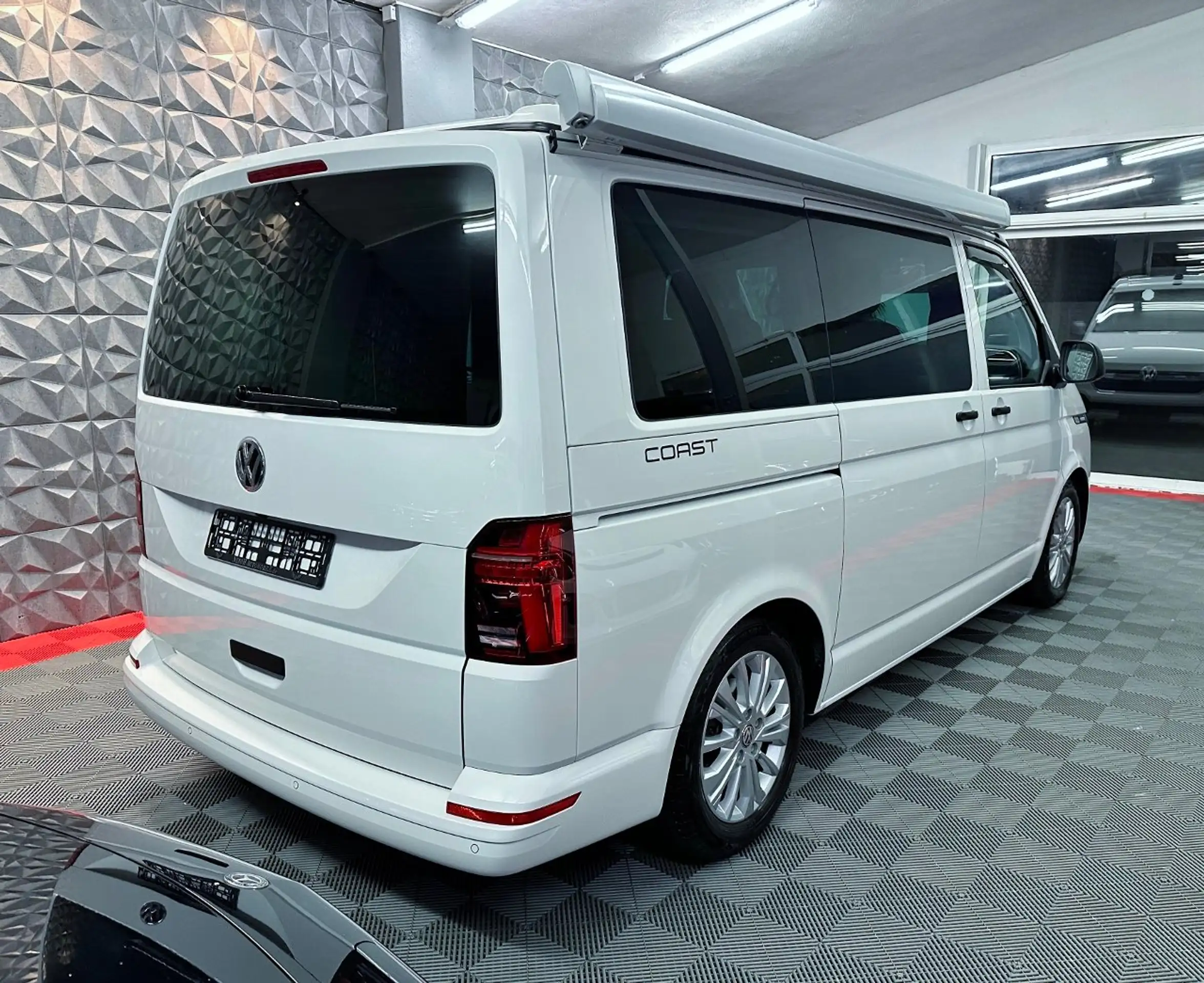 Volkswagen - T6.1 California