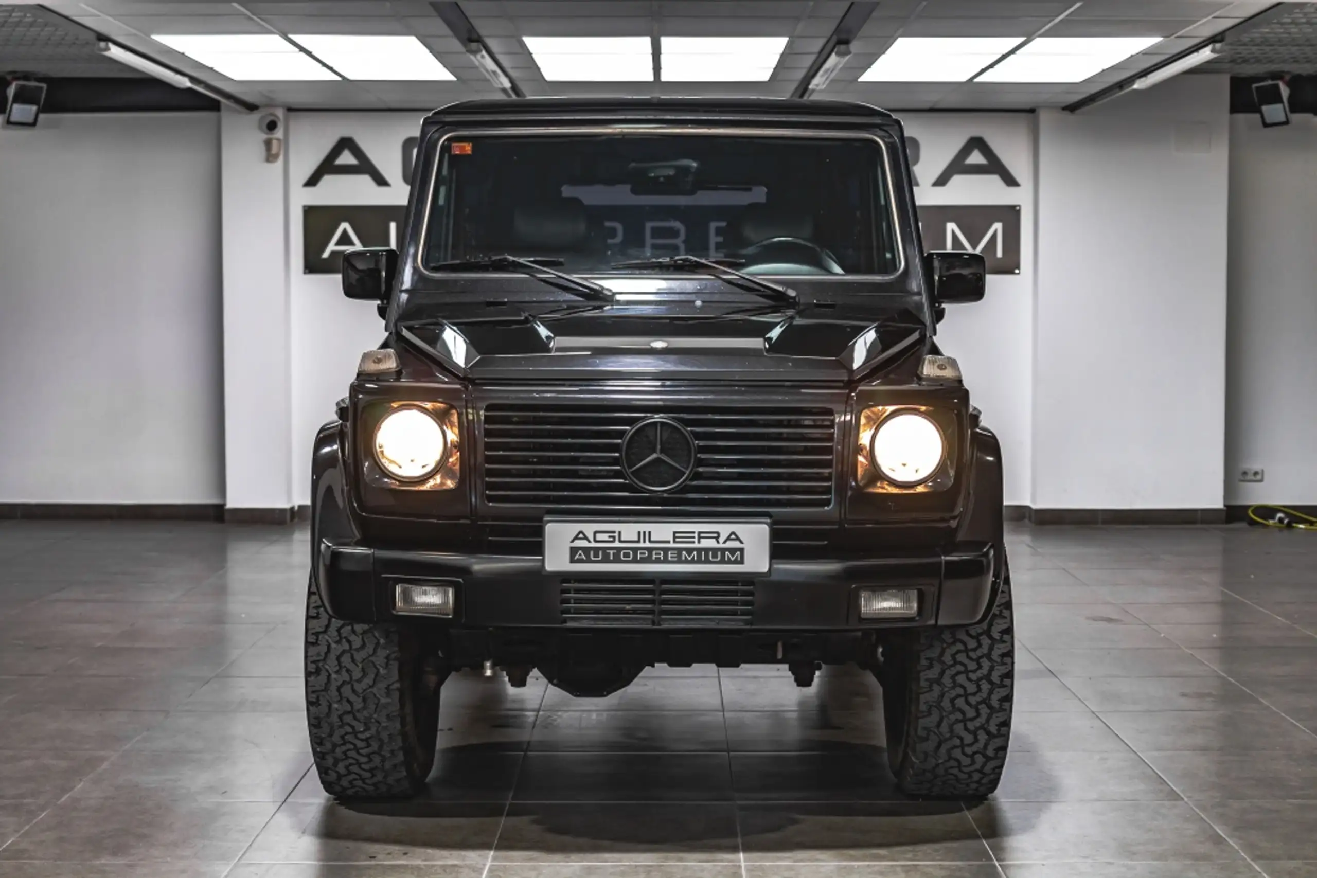 Mercedes-Benz - G 500