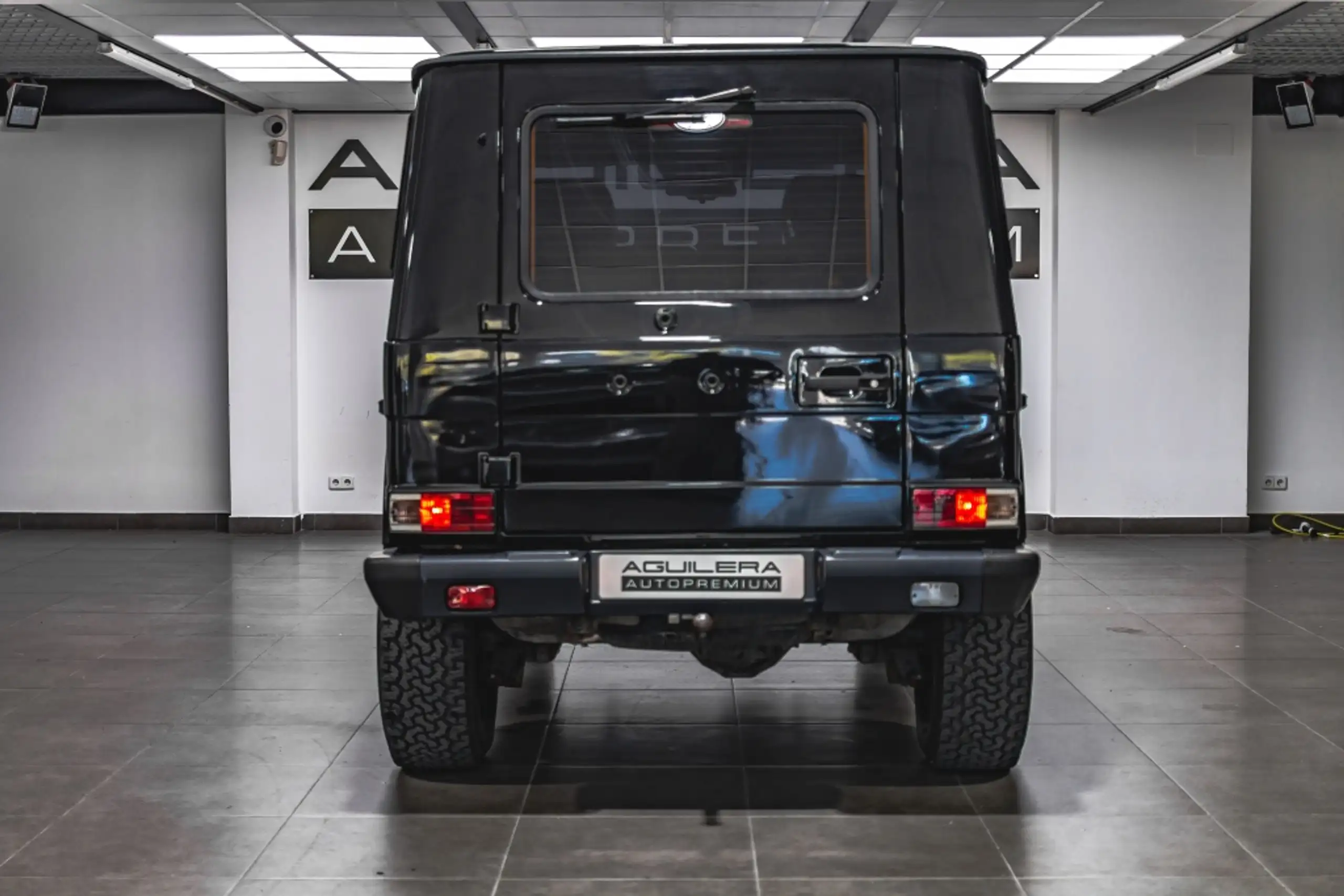 Mercedes-Benz - G 500