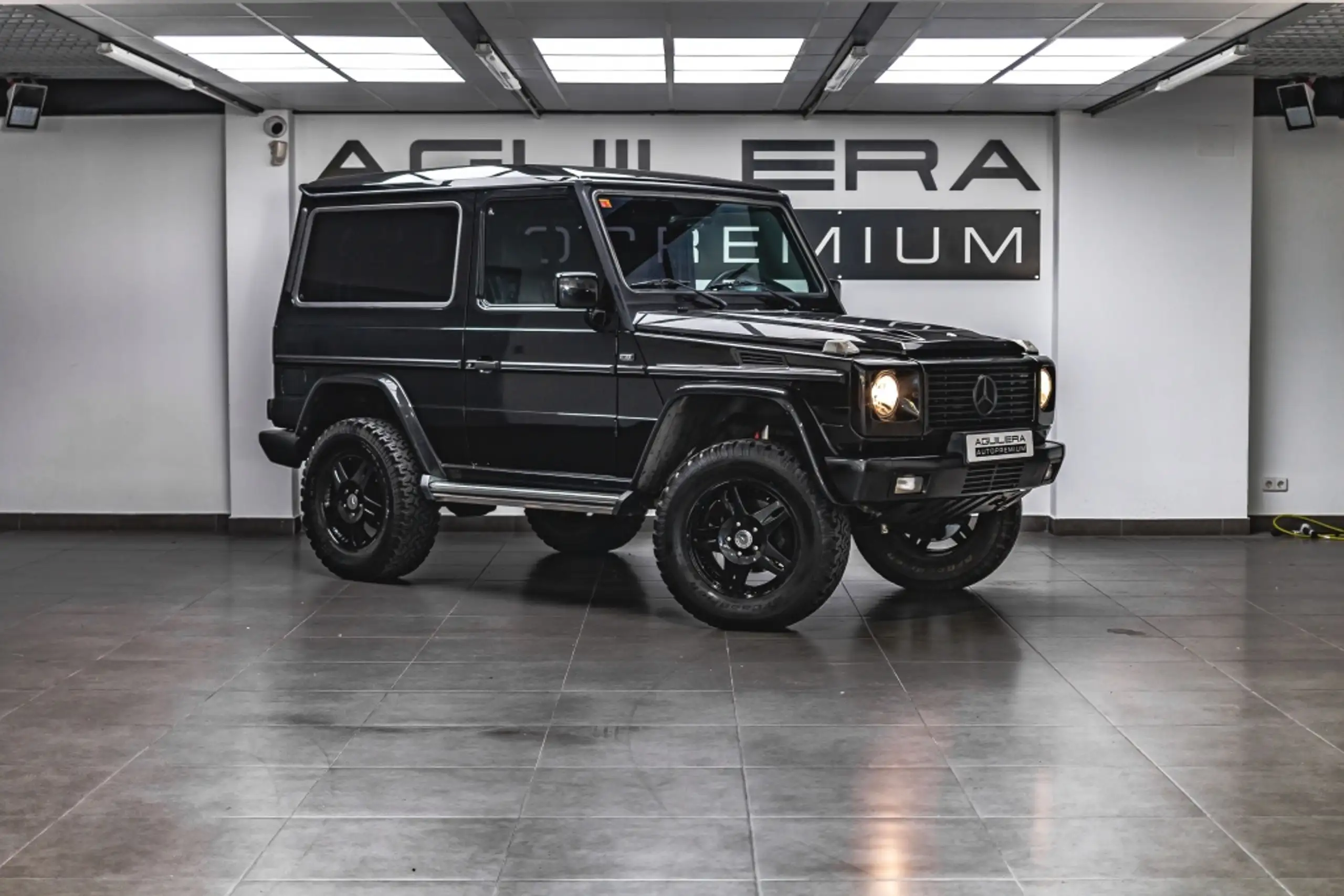 Mercedes-Benz - G 500