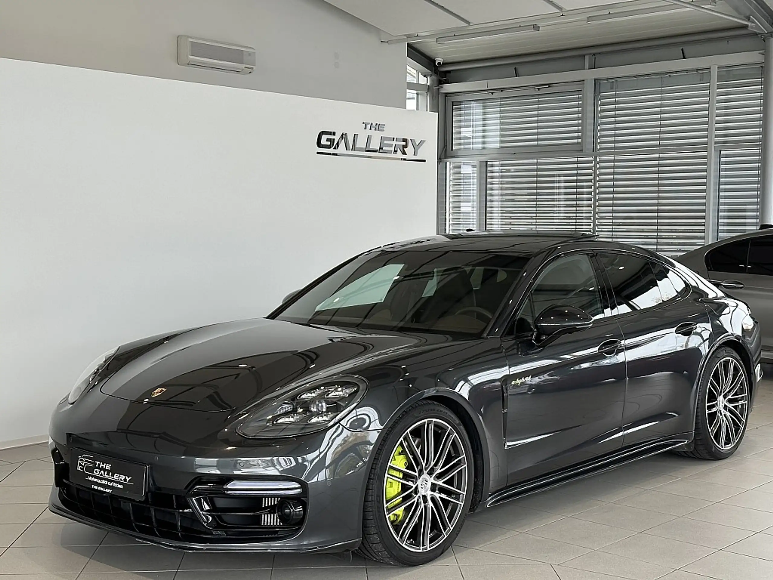 Porsche - Panamera