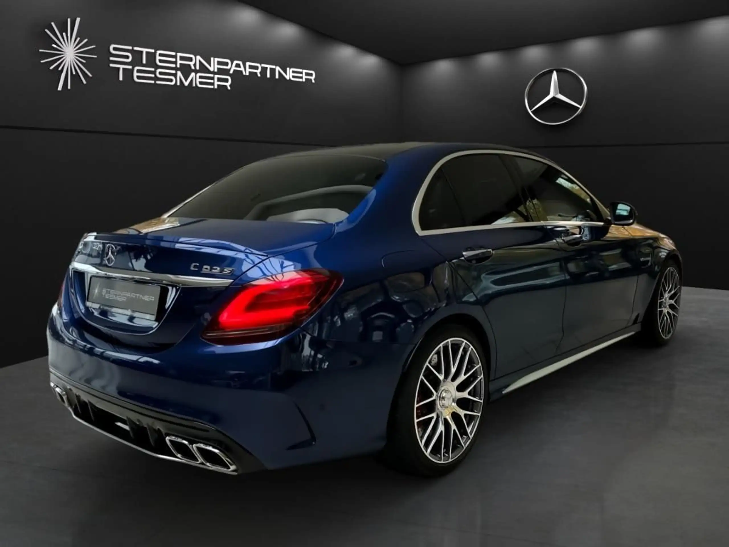 Mercedes-Benz - C 63 AMG