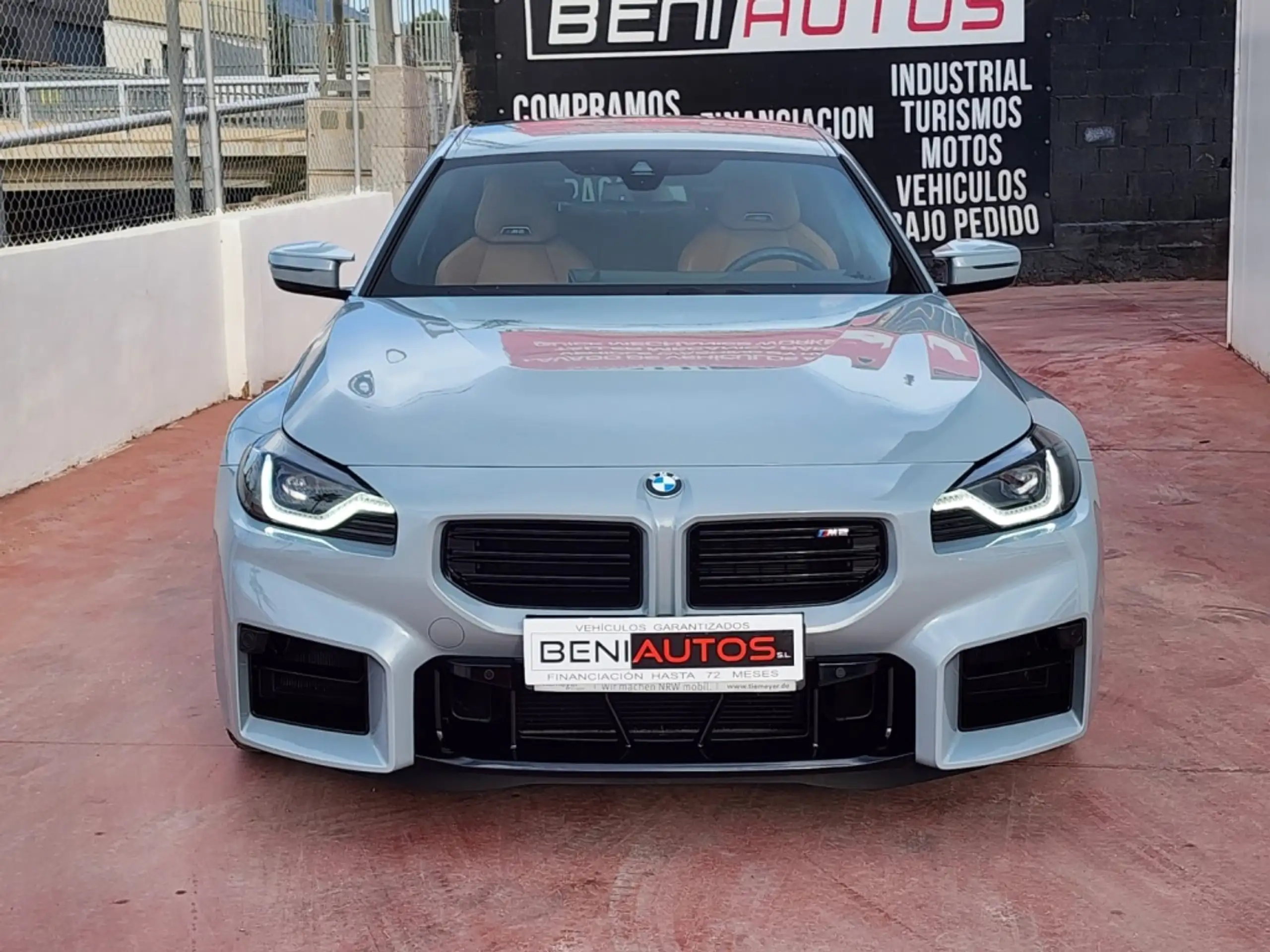 BMW - M2