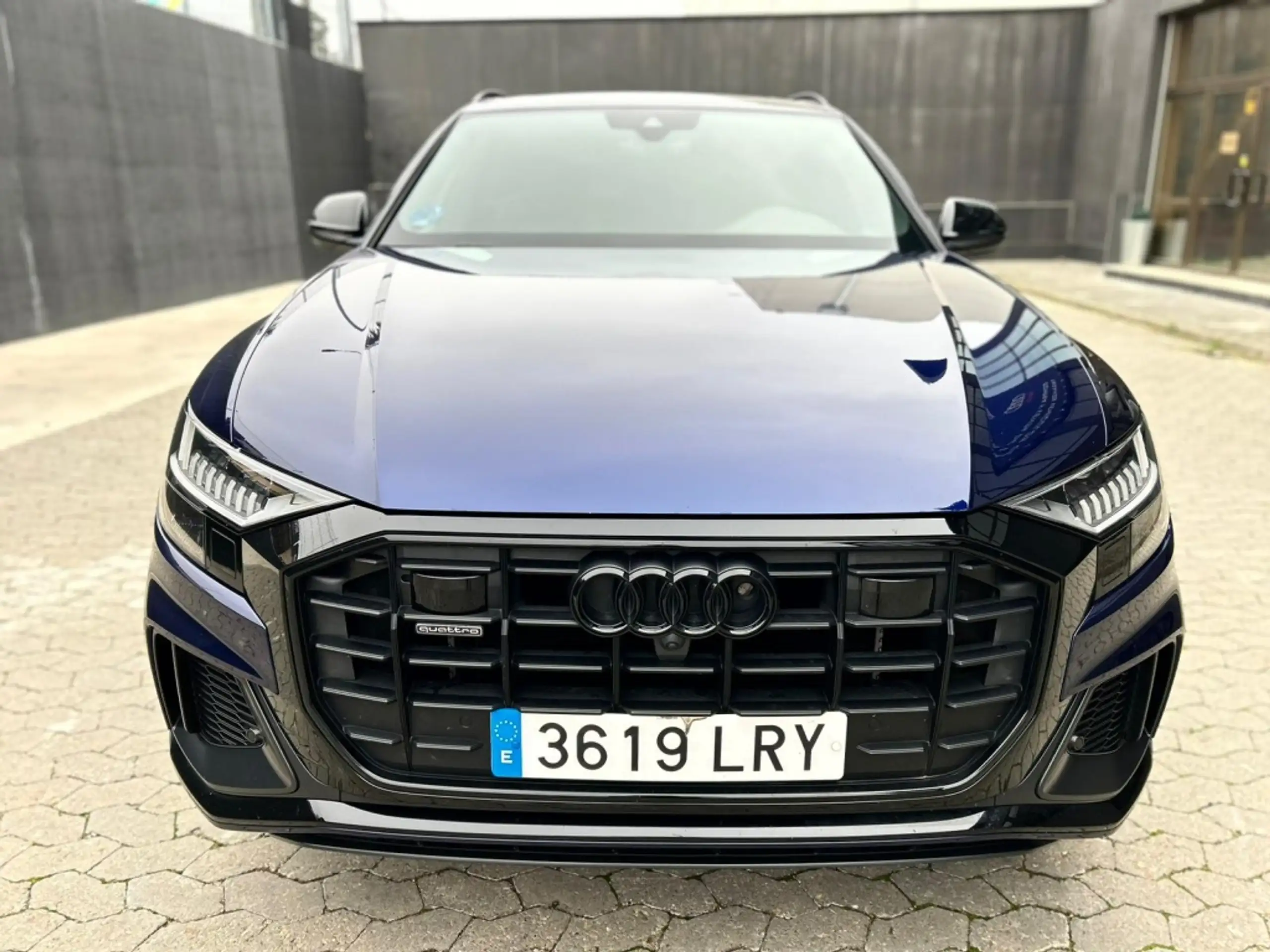 Audi - Q8