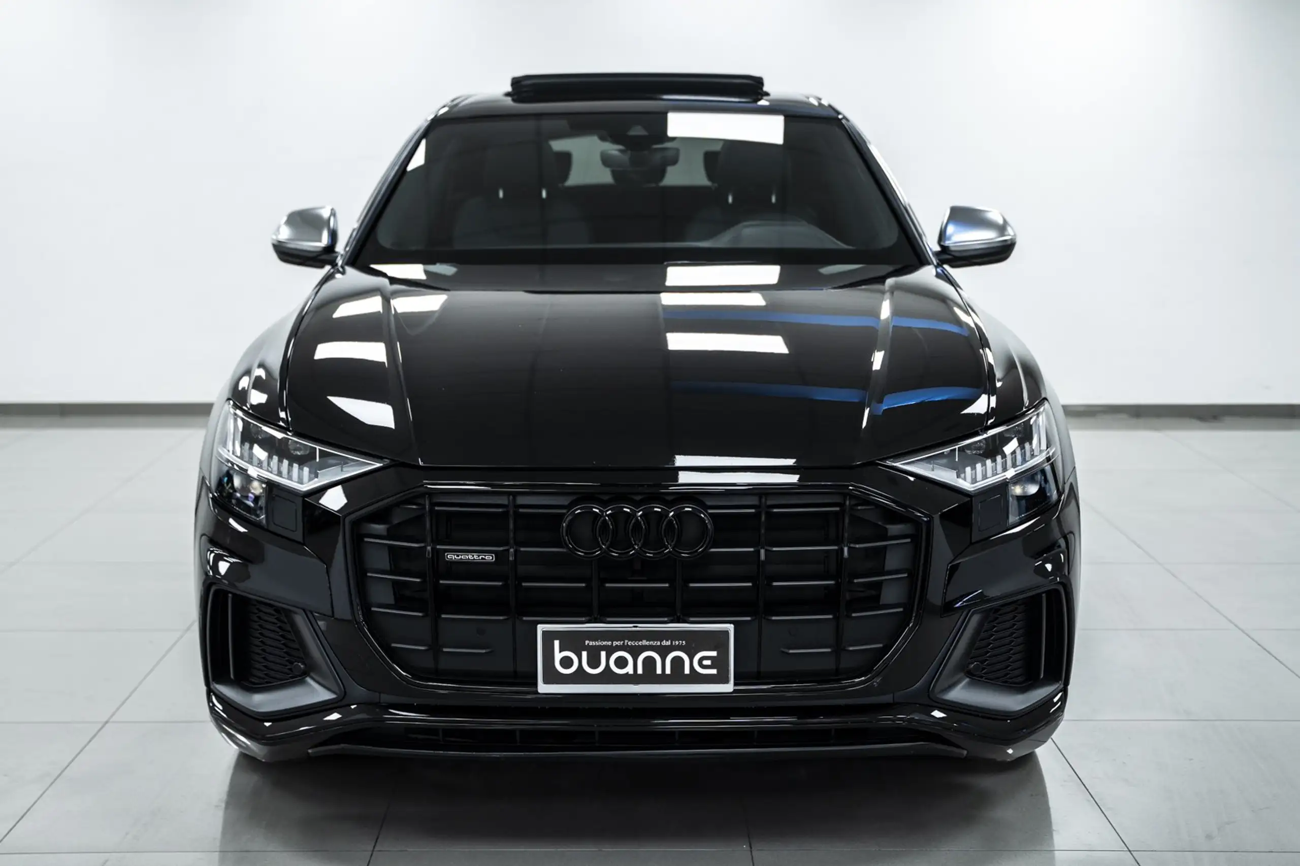 Audi - Q8