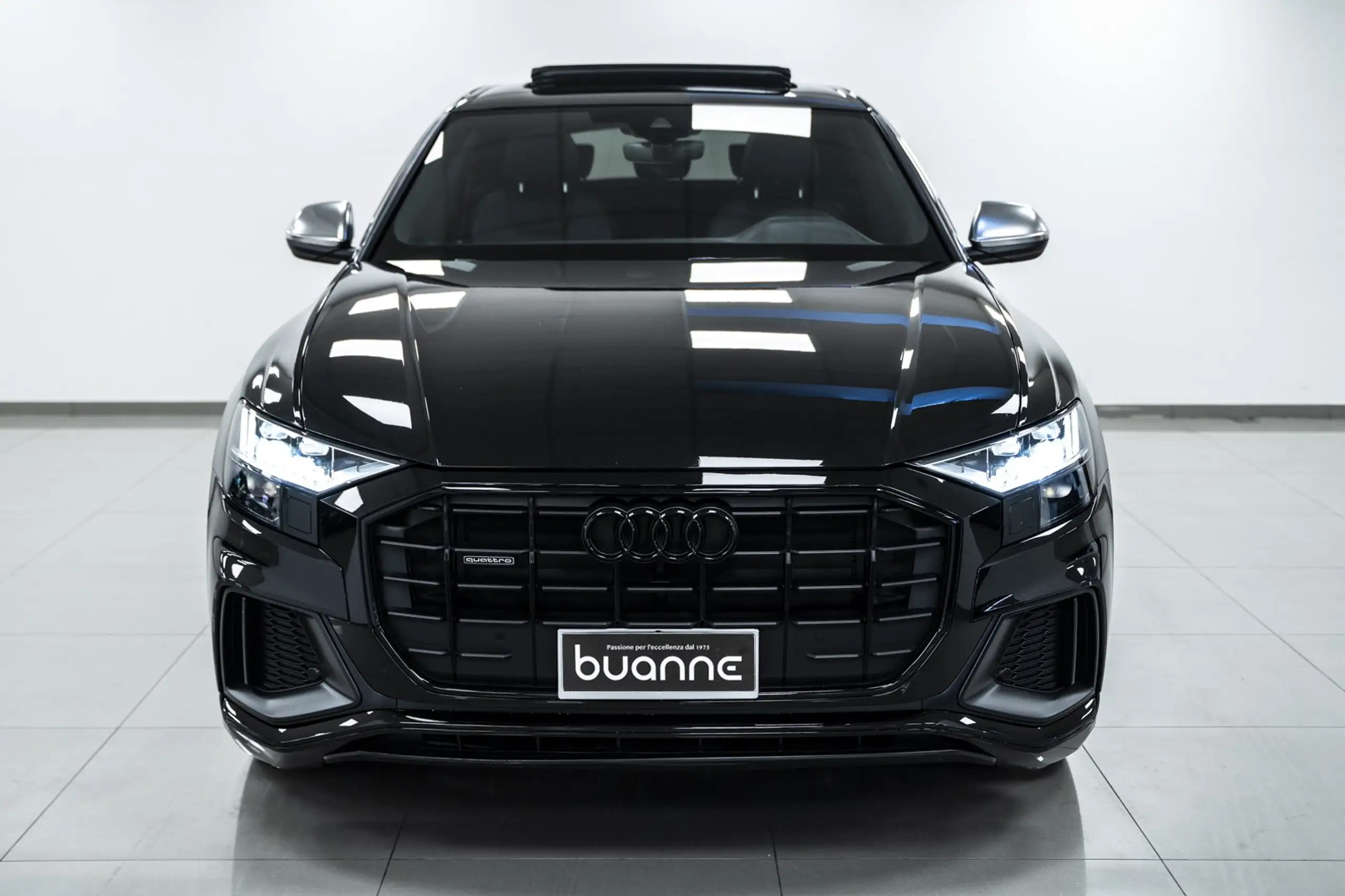 Audi - Q8