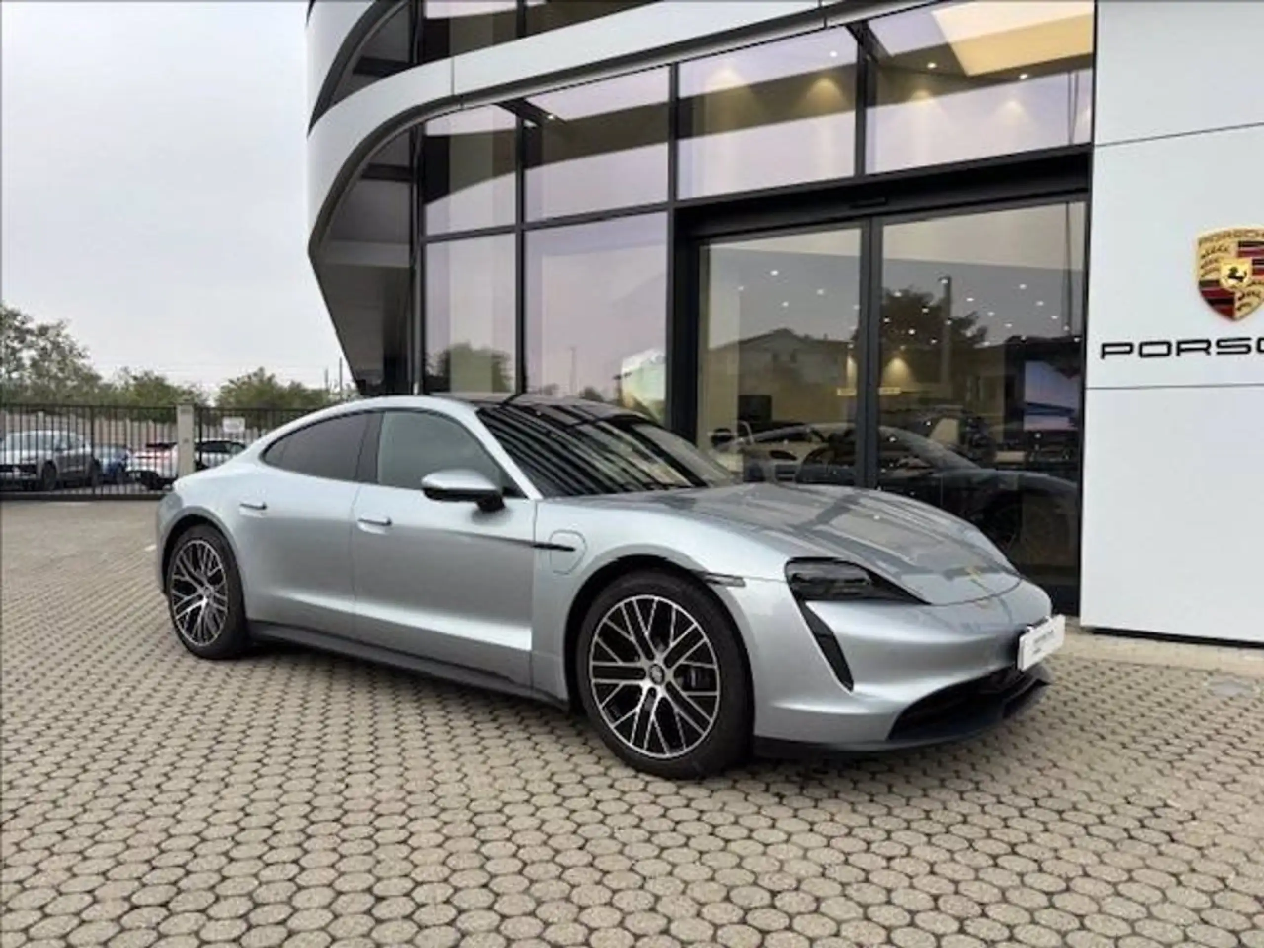 Porsche Taycan 2021