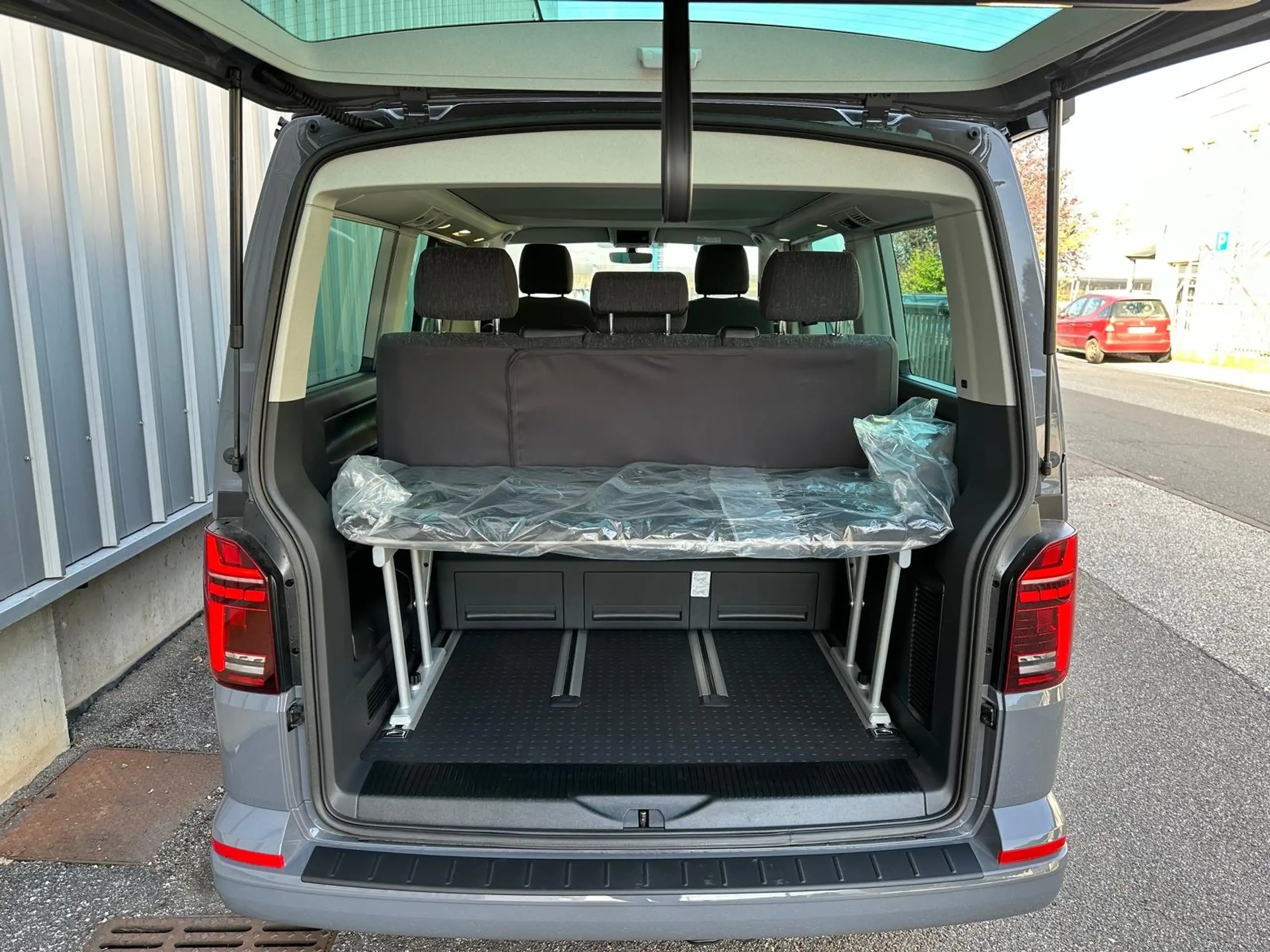 Volkswagen - T6.1 California