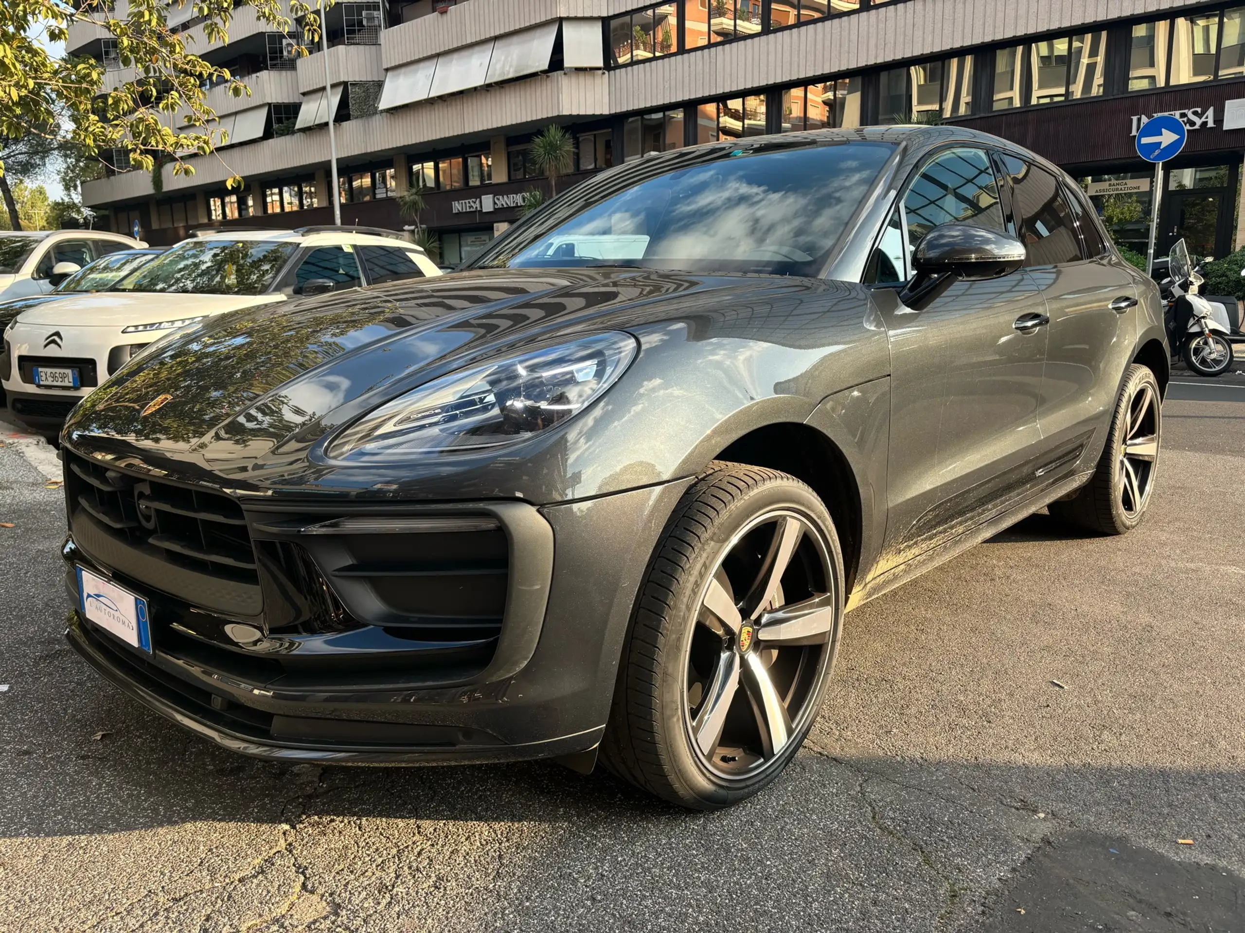 Porsche - Macan