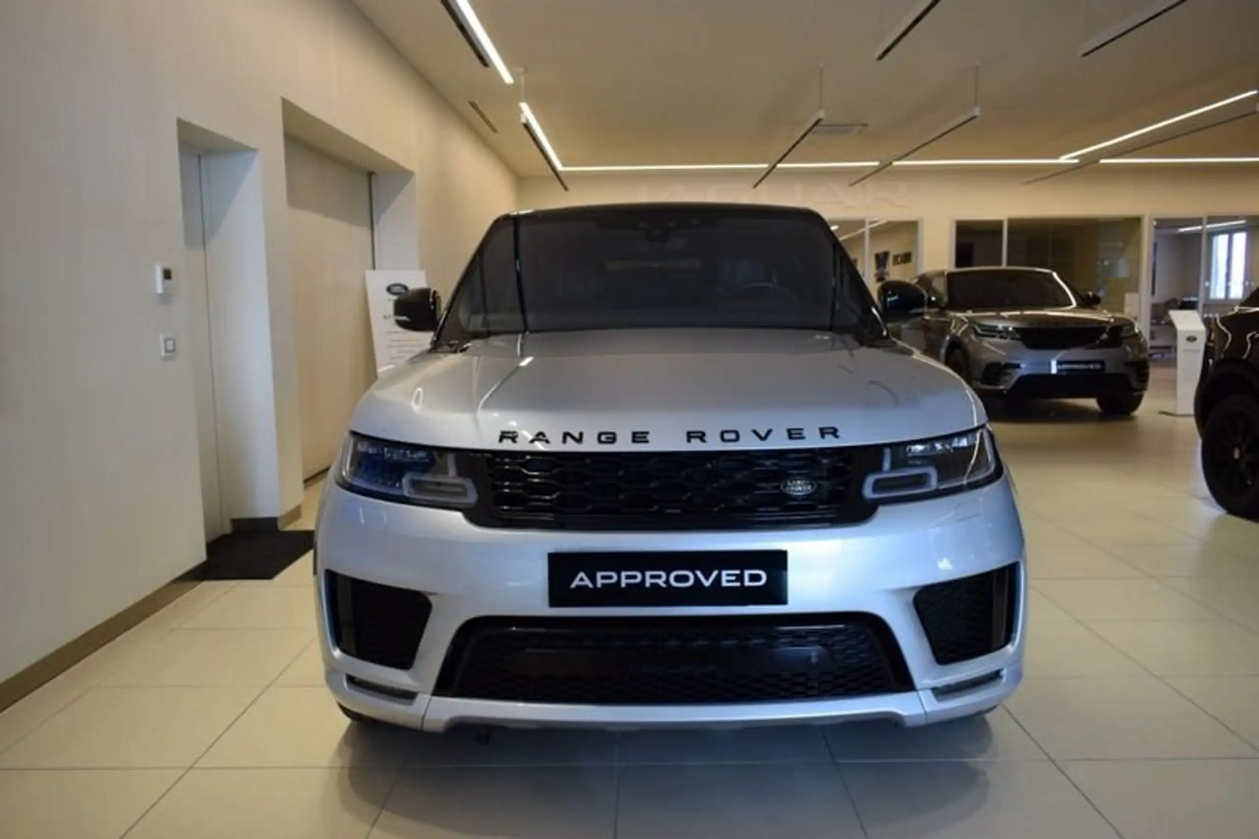 Land Rover - Range Rover Sport