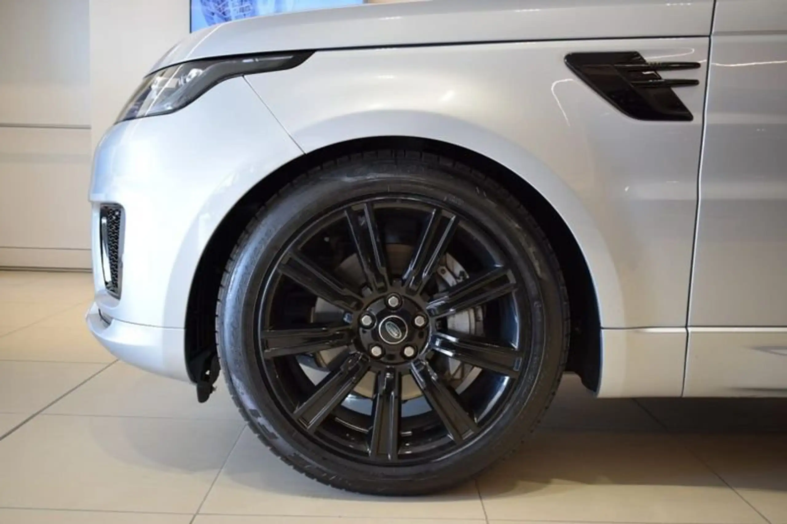 Land Rover - Range Rover Sport