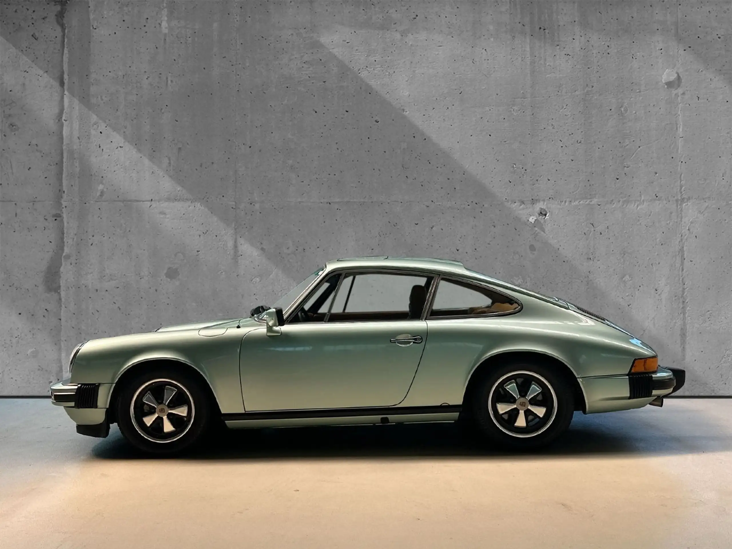 Porsche - 911