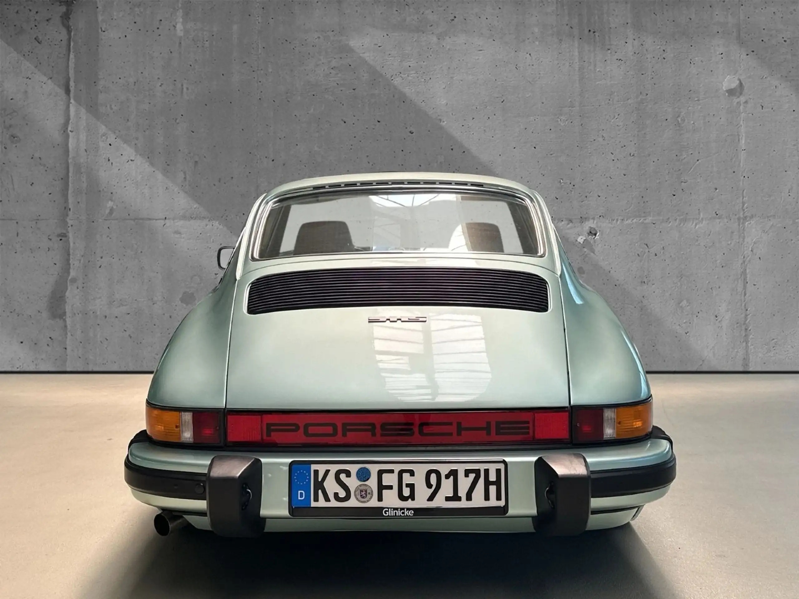 Porsche - 911