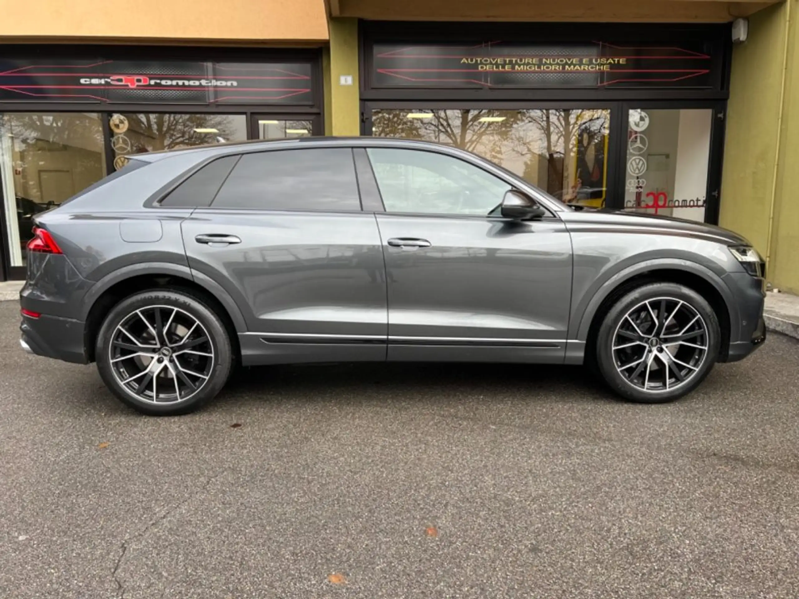 Audi - SQ8