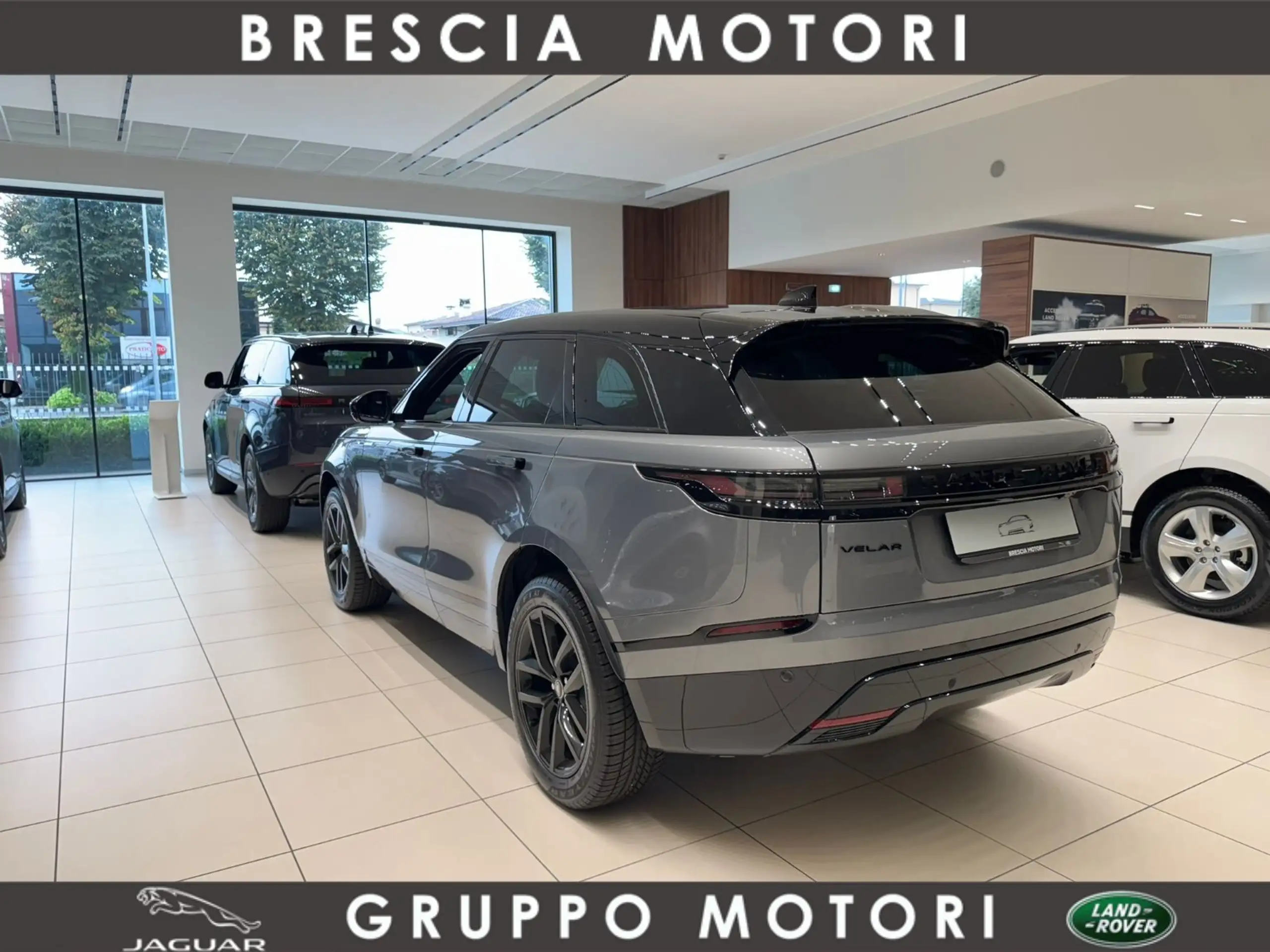 Land Rover - Range Rover Velar