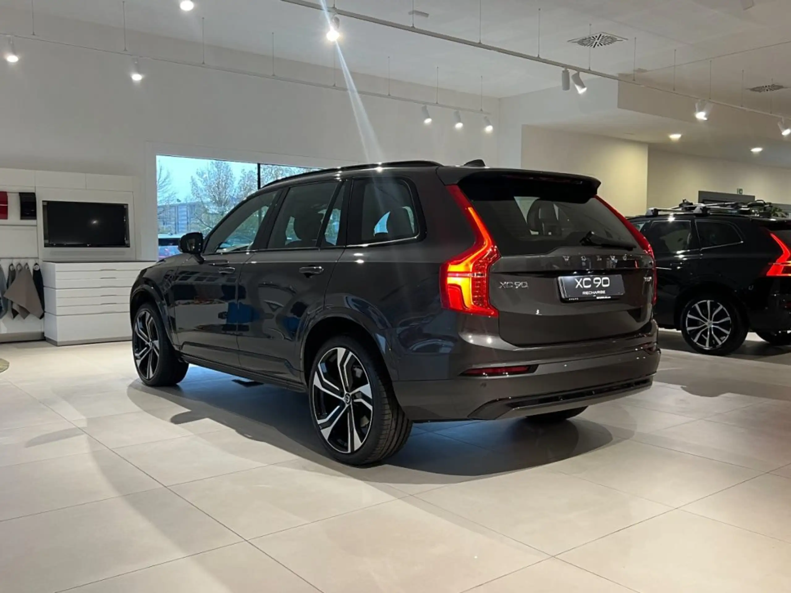 Volvo - XC90