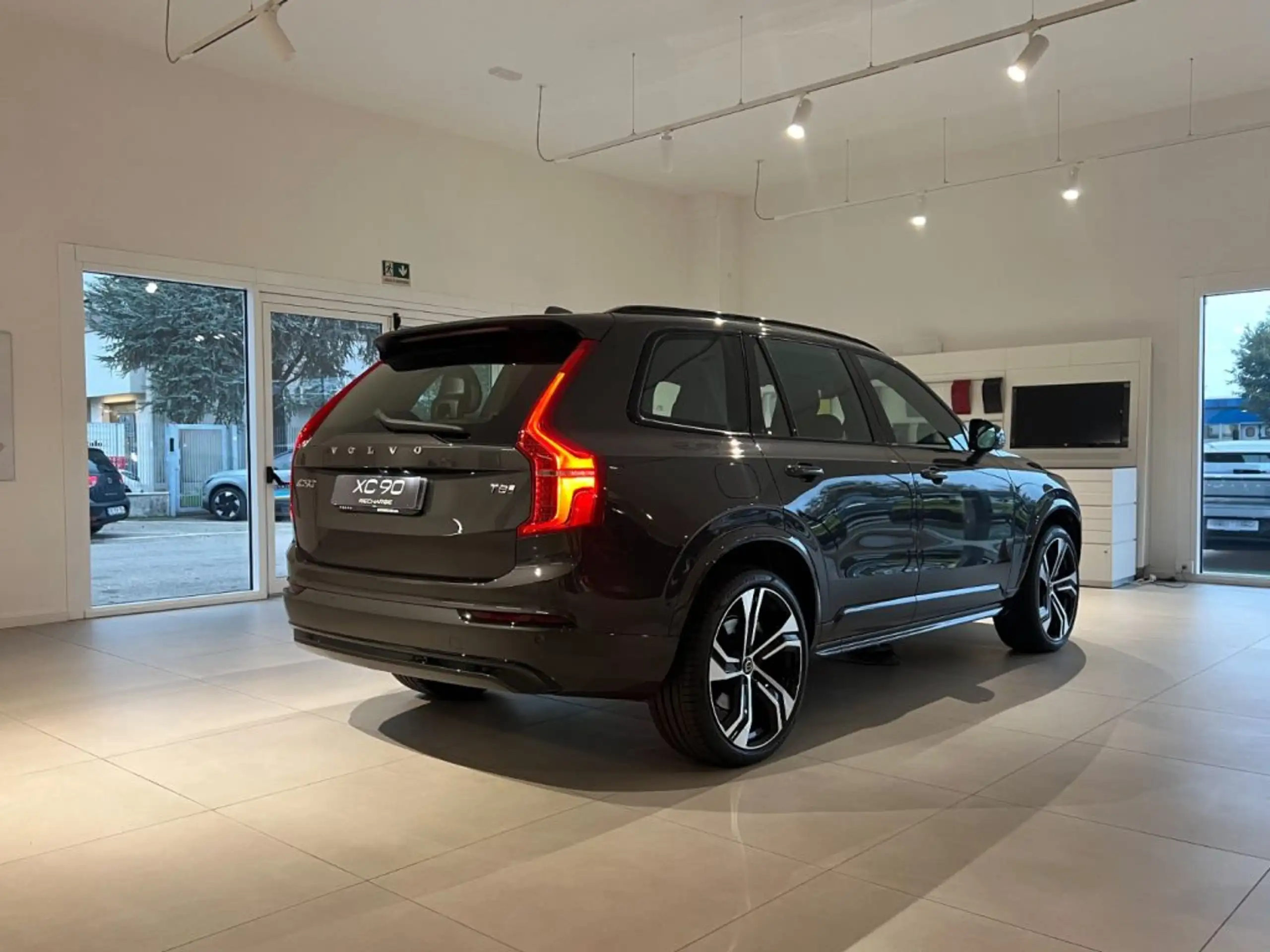 Volvo - XC90