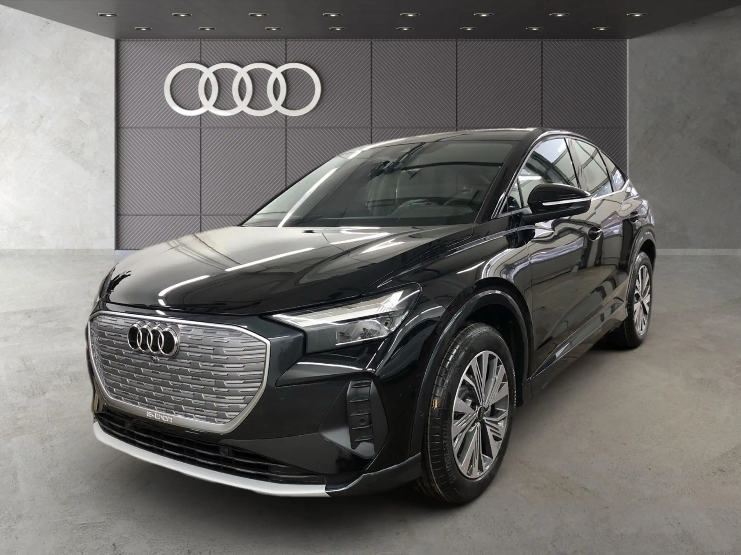 Audi - Q4 e-tron