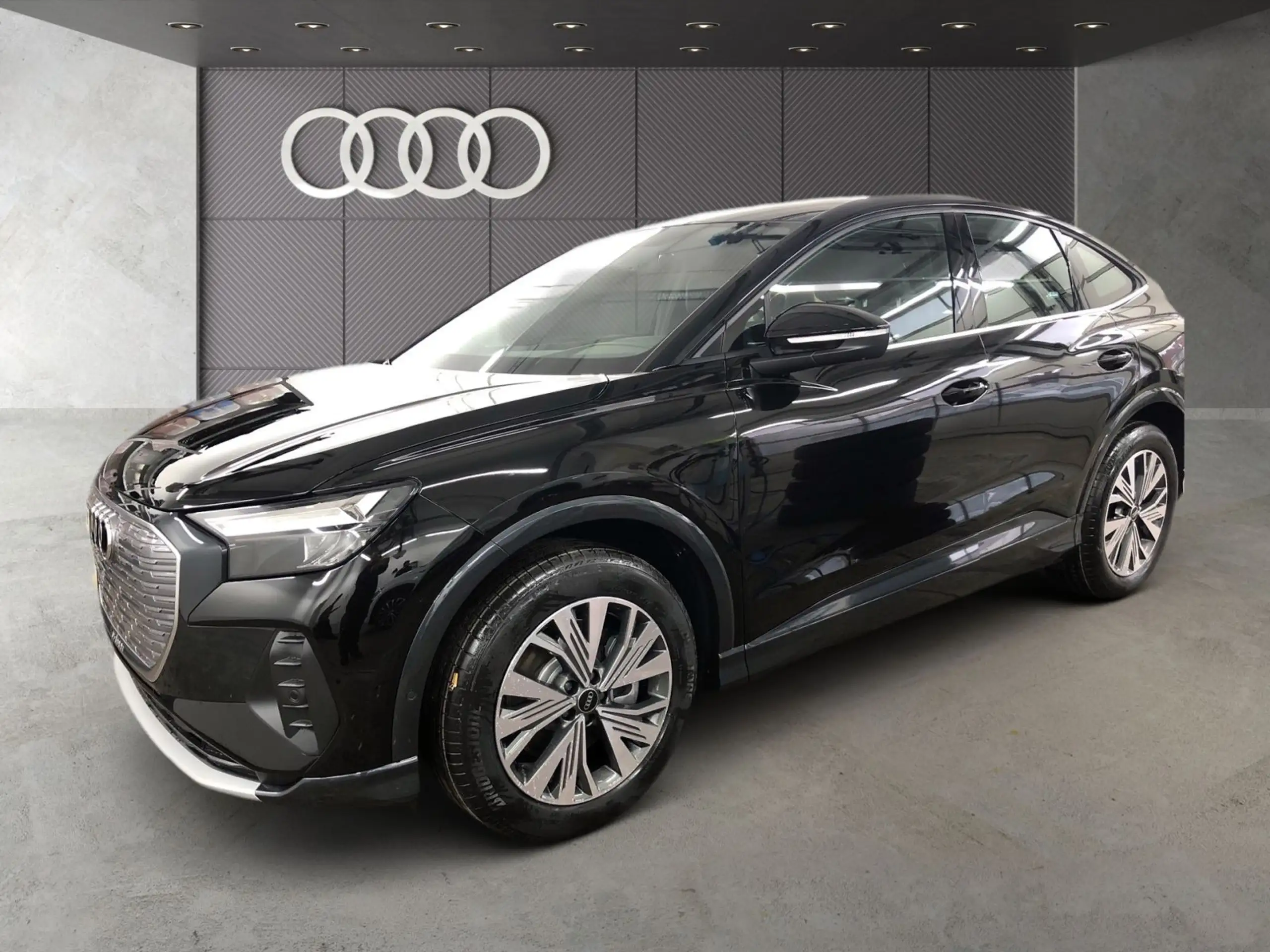 Audi - Q4 e-tron