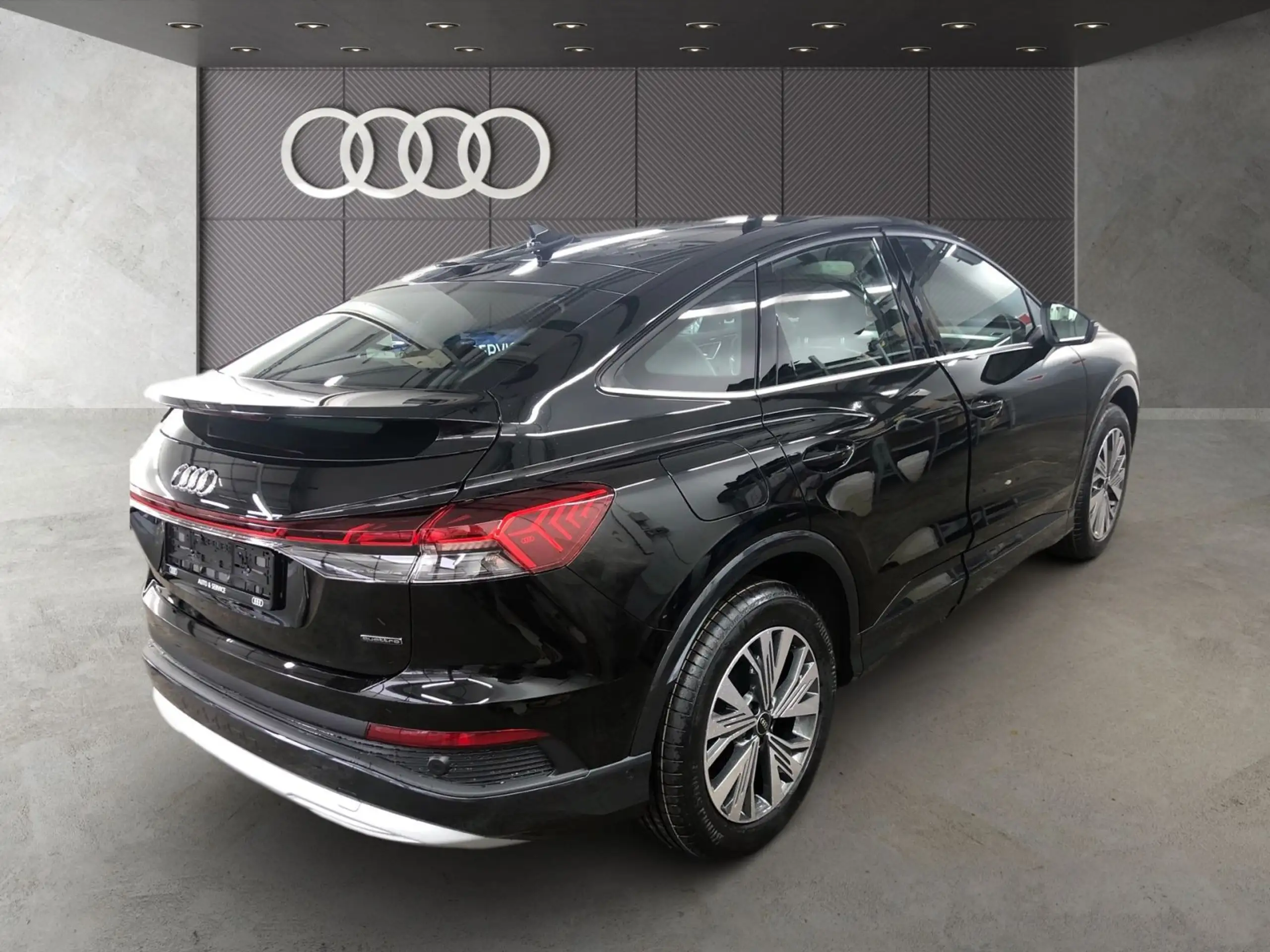 Audi - Q4 e-tron