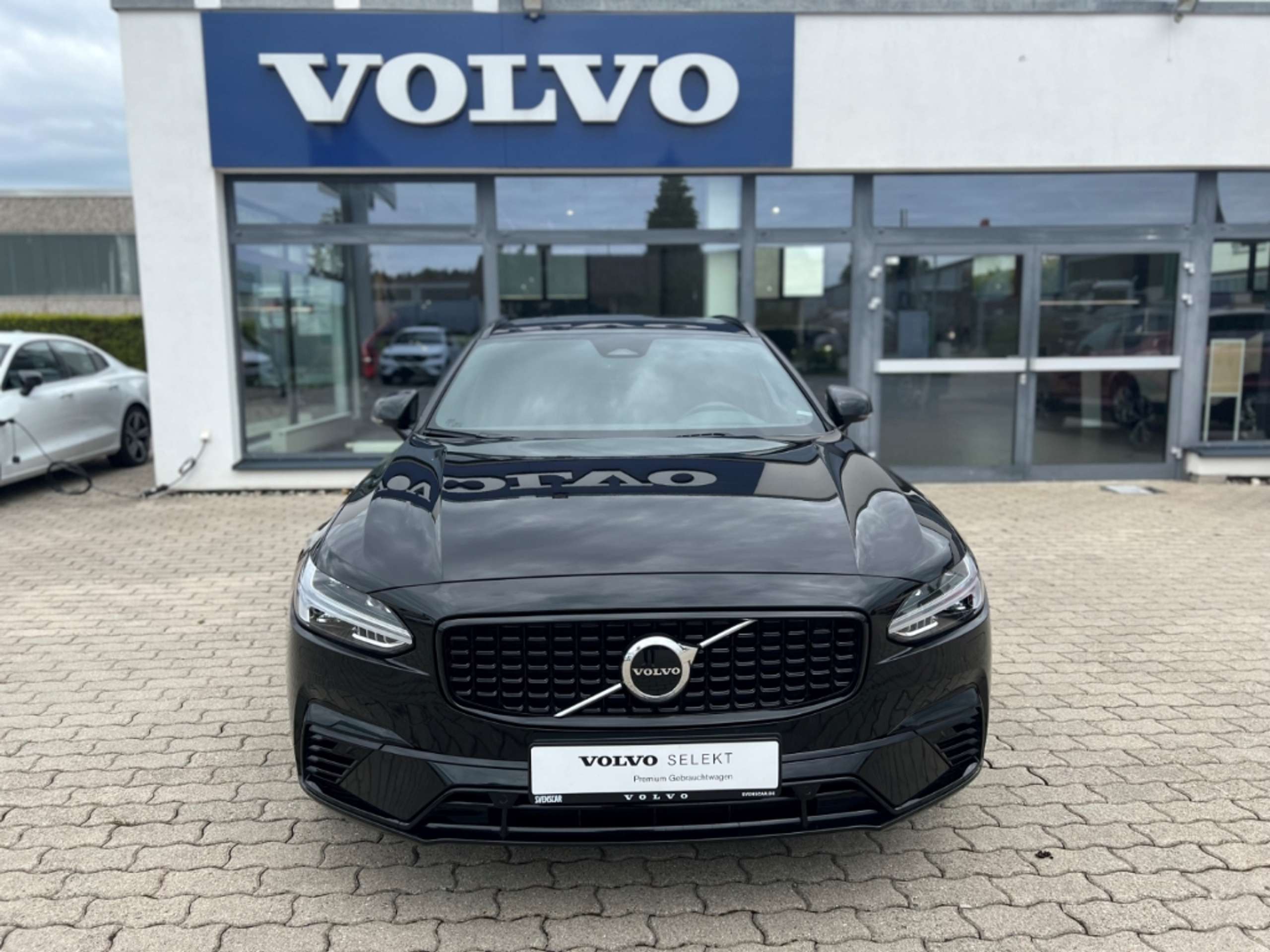 Volvo - V90