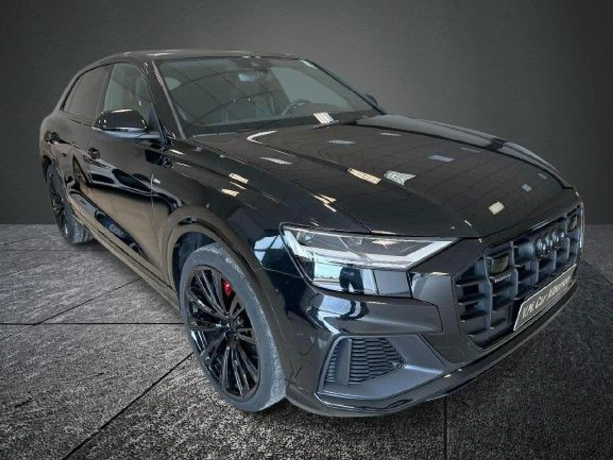 Audi - Q8