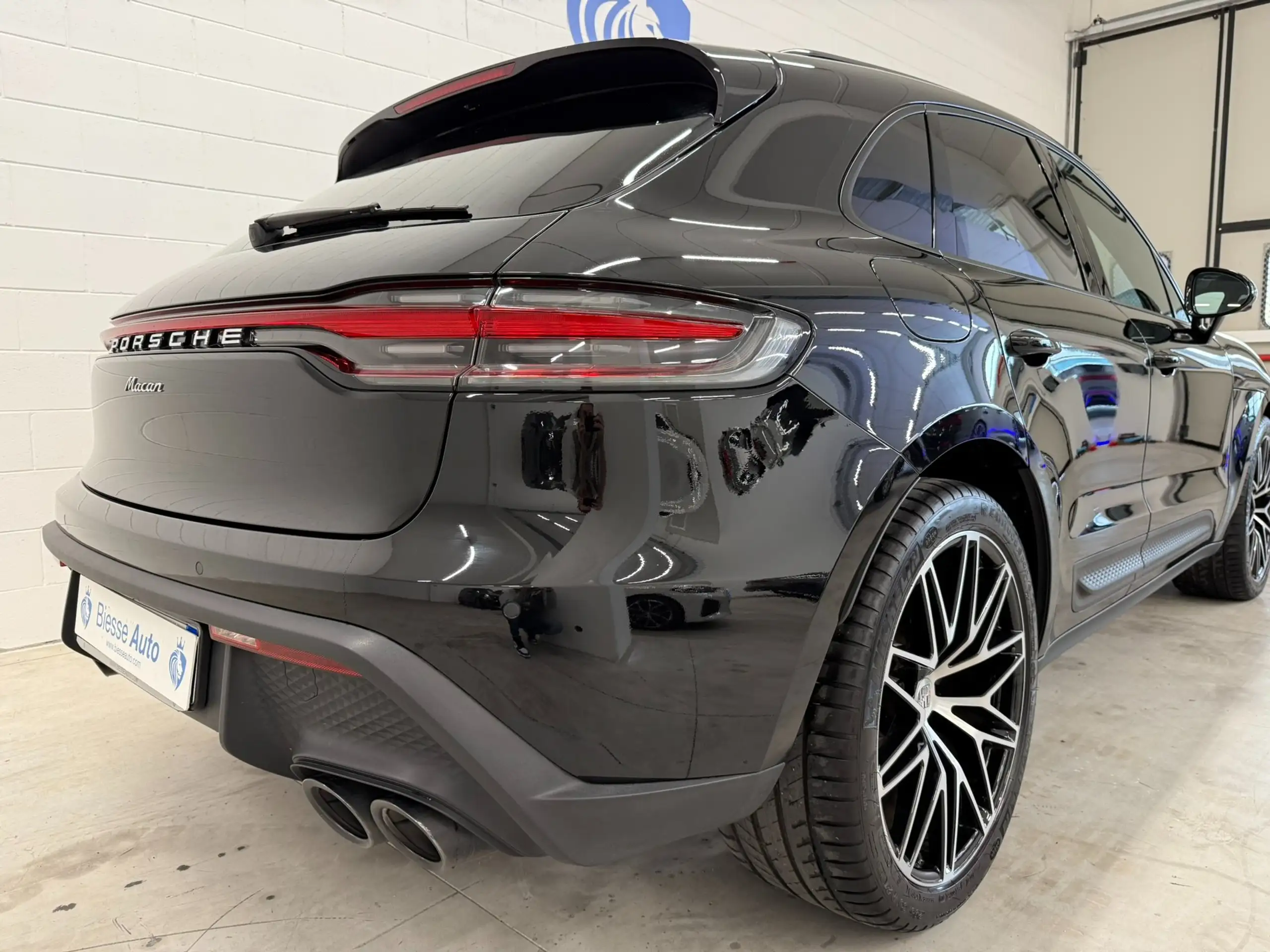 Porsche - Macan