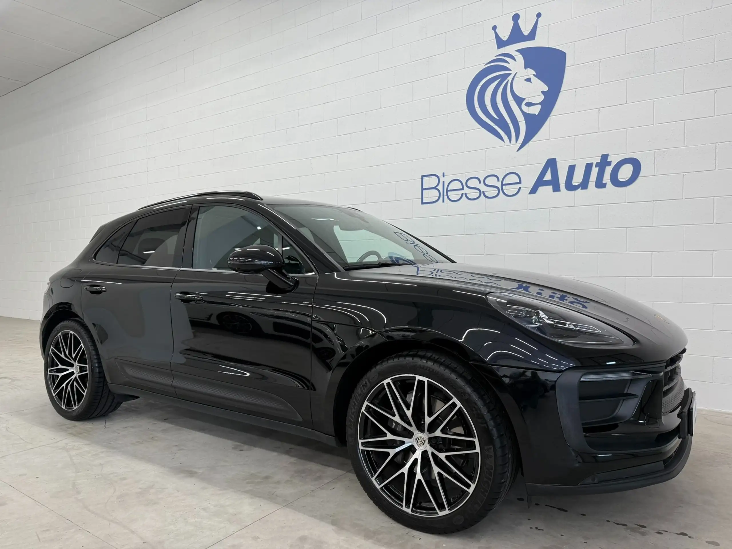 Porsche - Macan