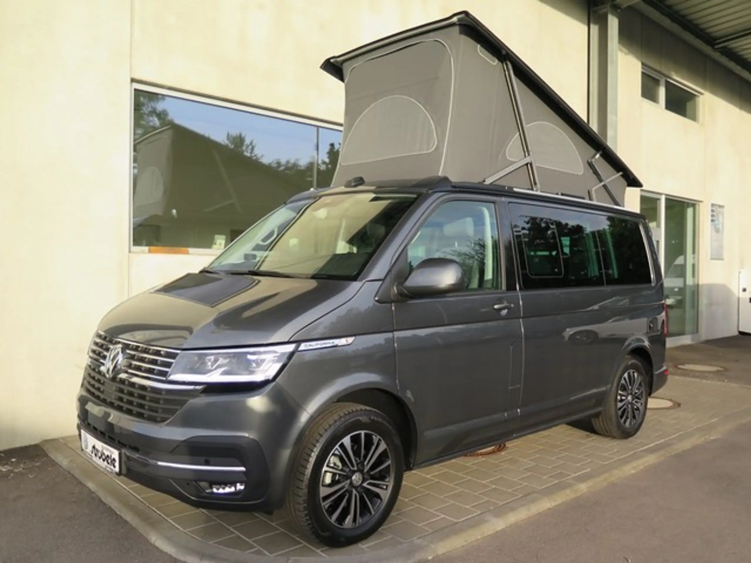 Volkswagen - T6.1 California