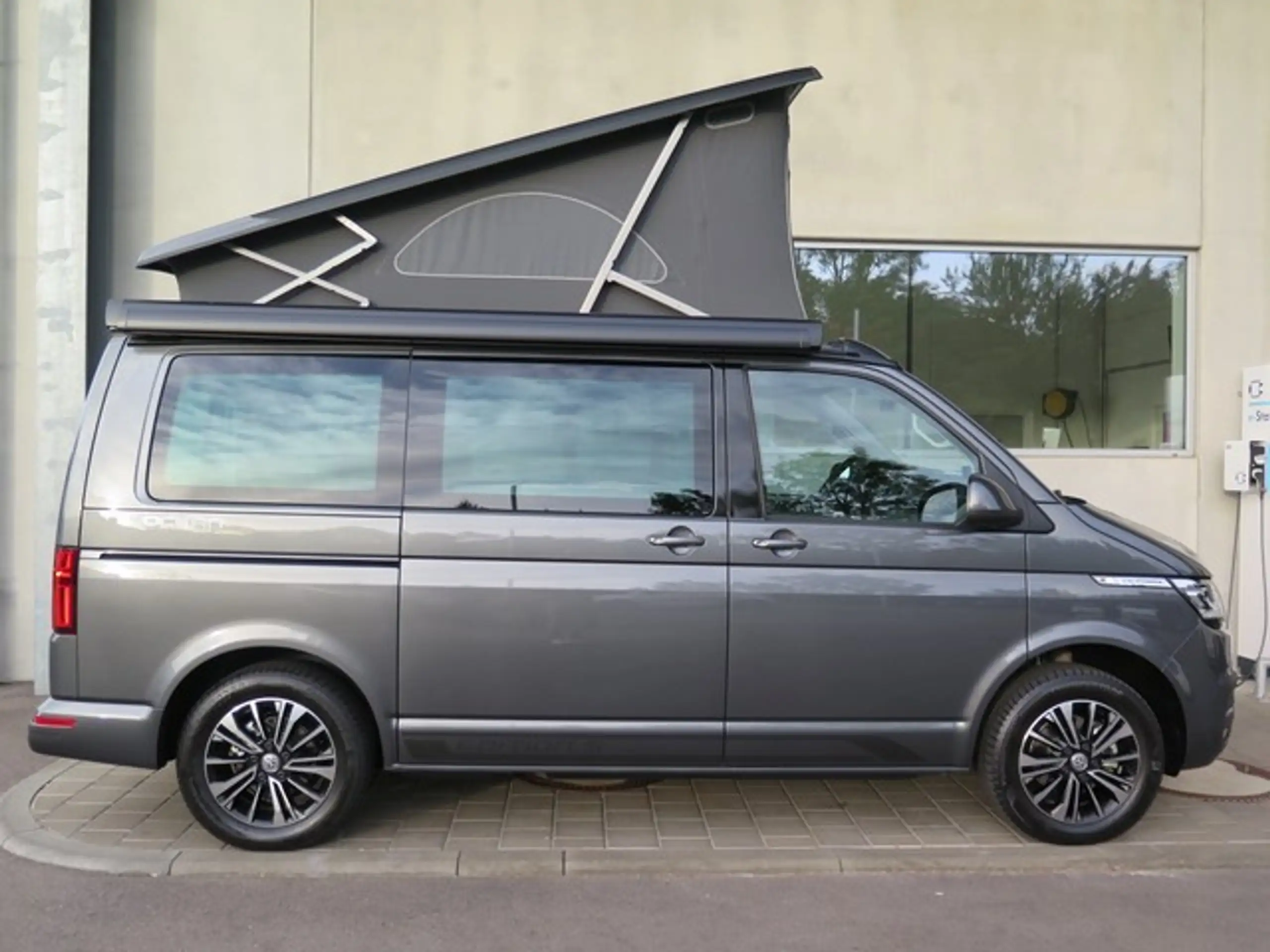 Volkswagen - T6.1 California