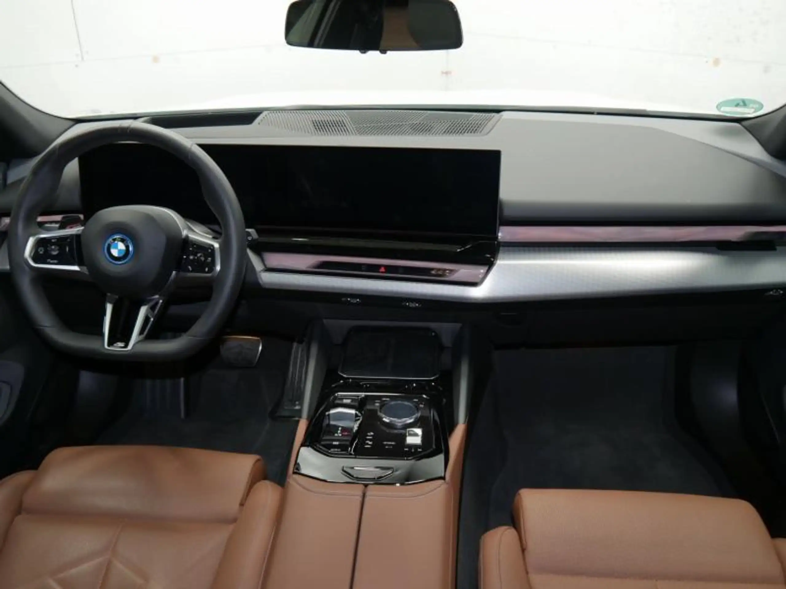 BMW - i5