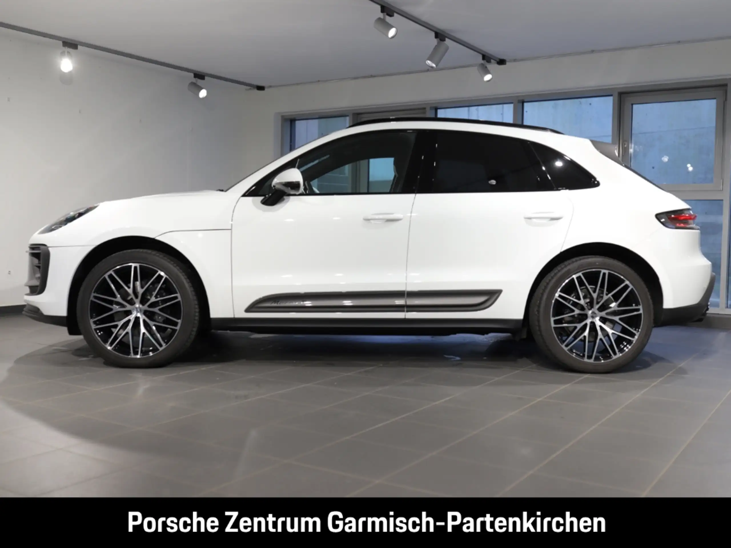 Porsche - Macan