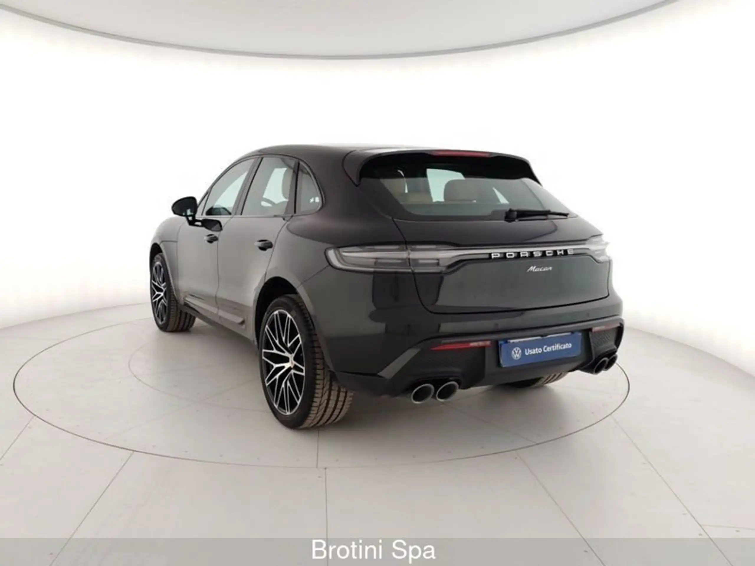 Porsche - Macan