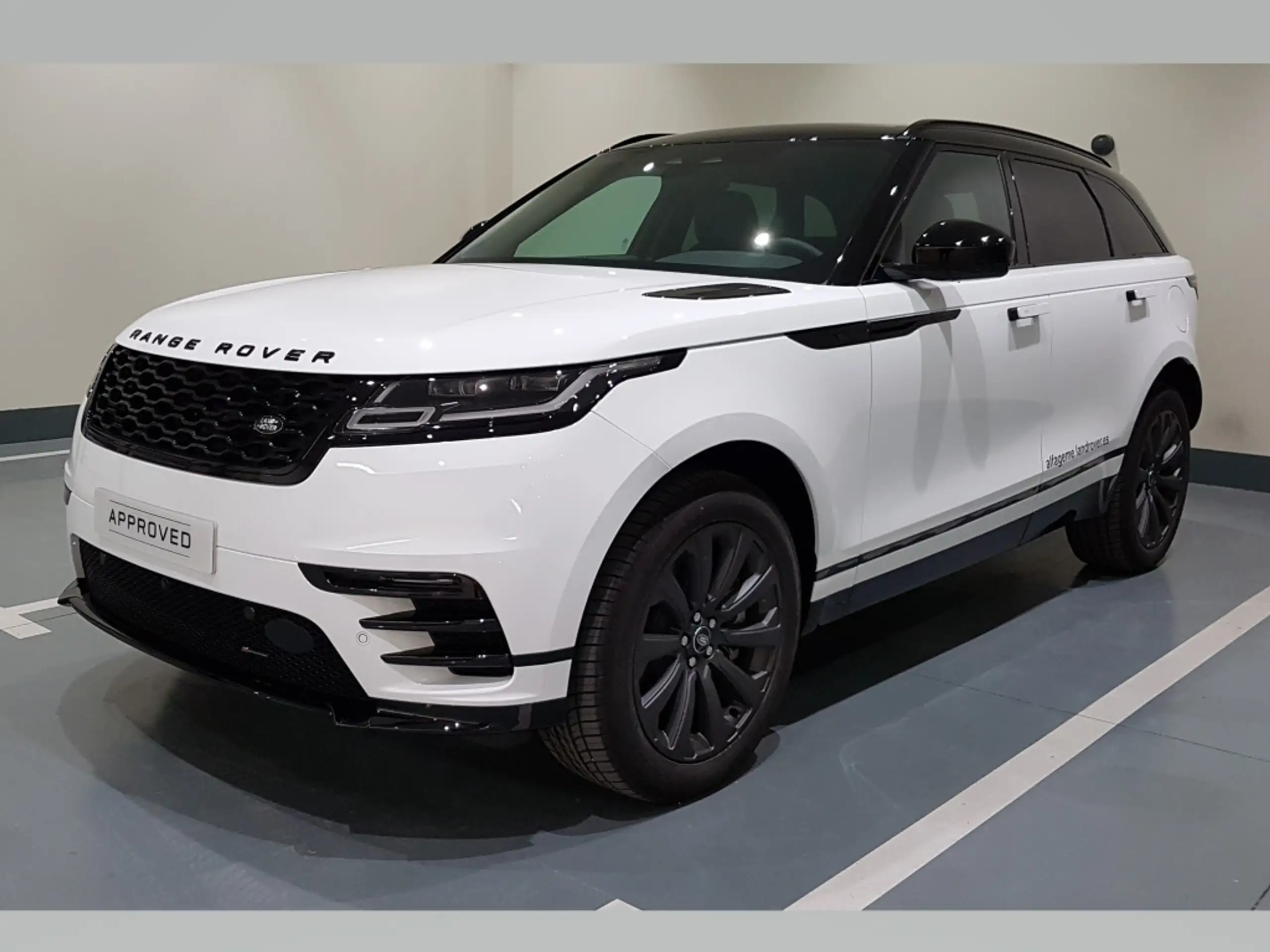 Land Rover - Range Rover Velar