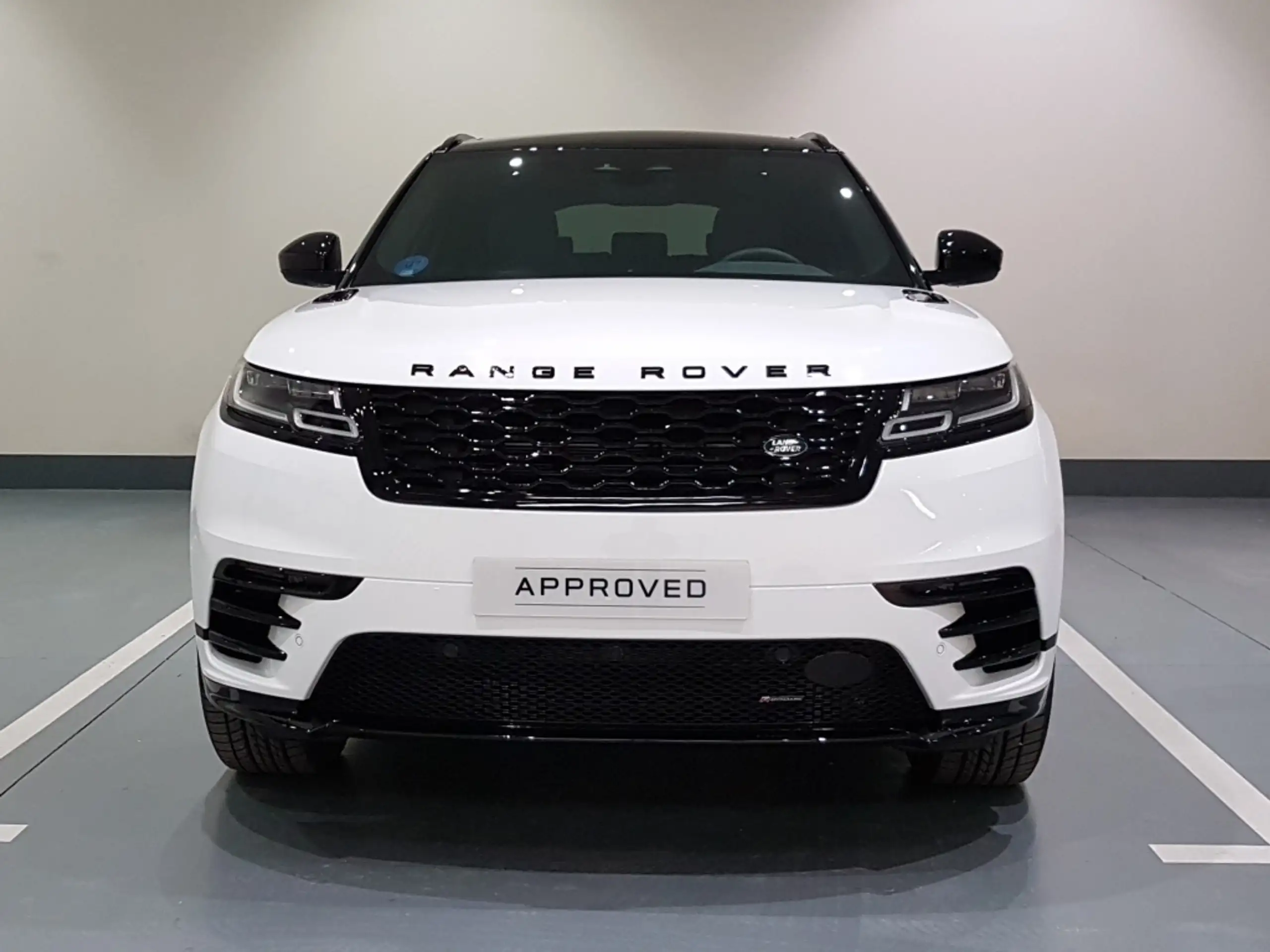 Land Rover - Range Rover Velar