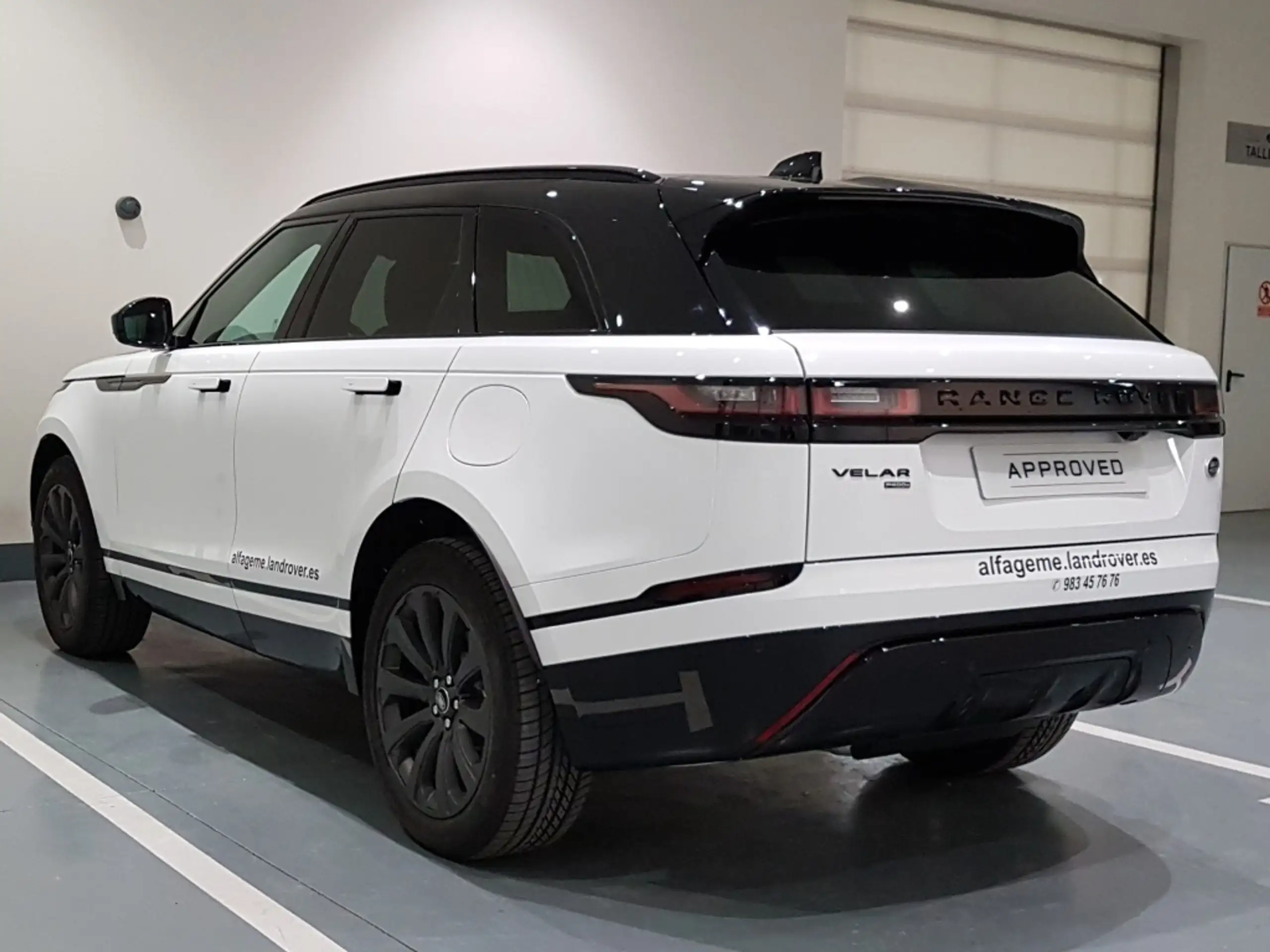 Land Rover - Range Rover Velar