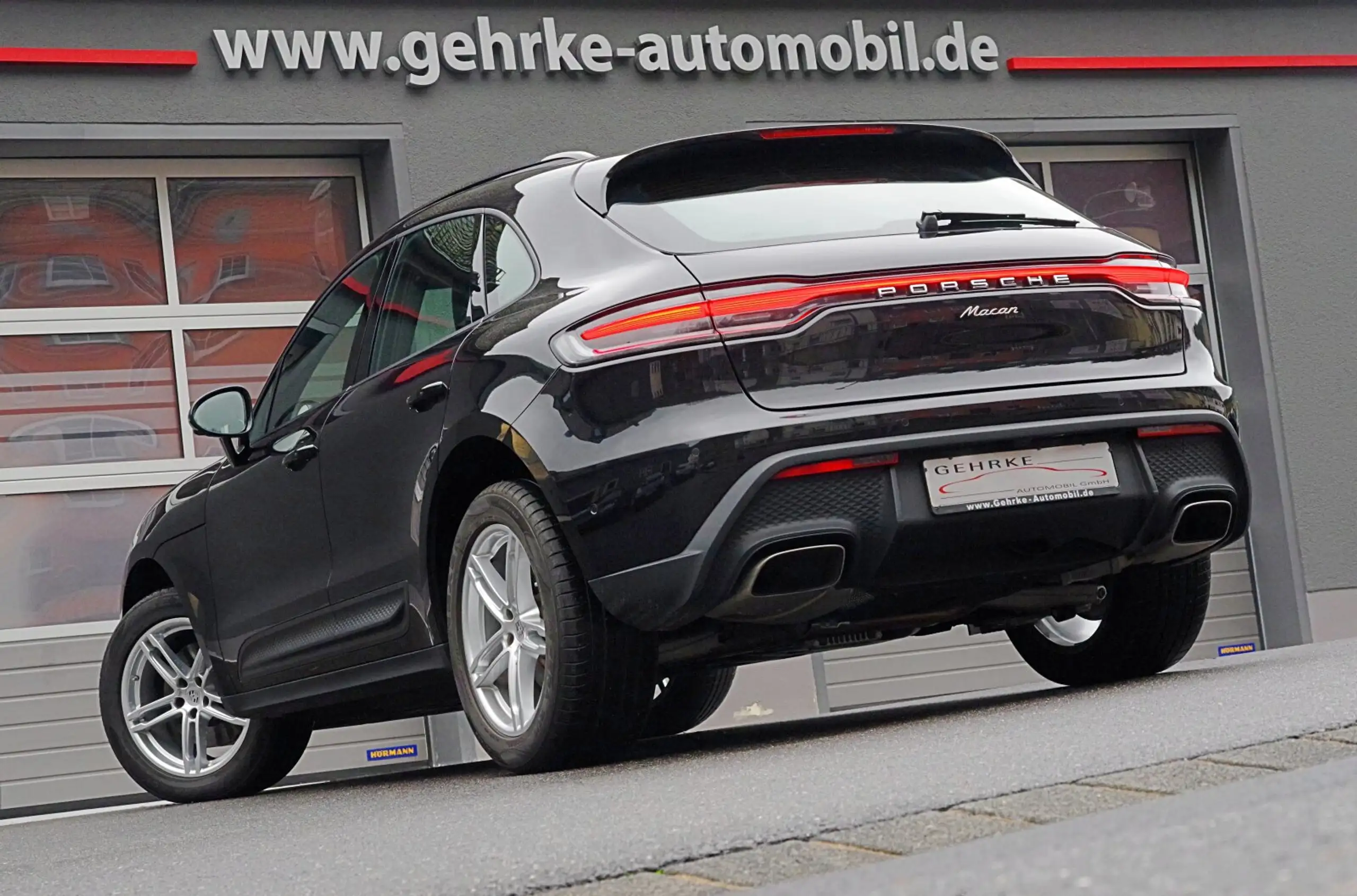 Porsche - Macan