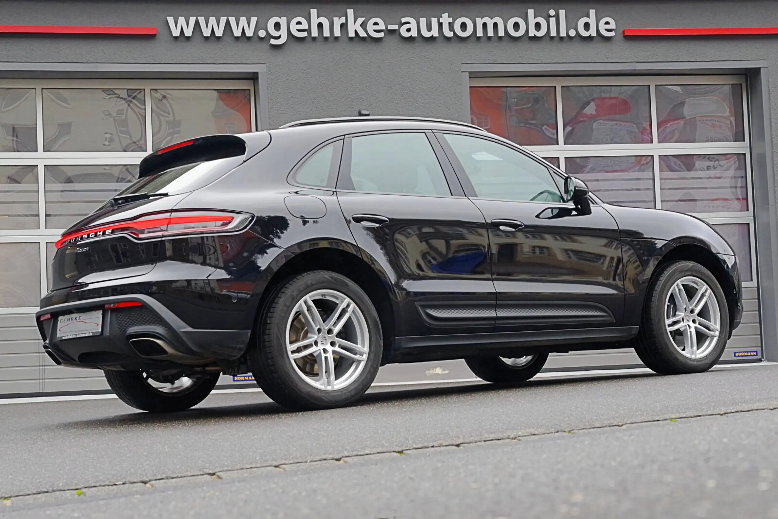 Porsche - Macan