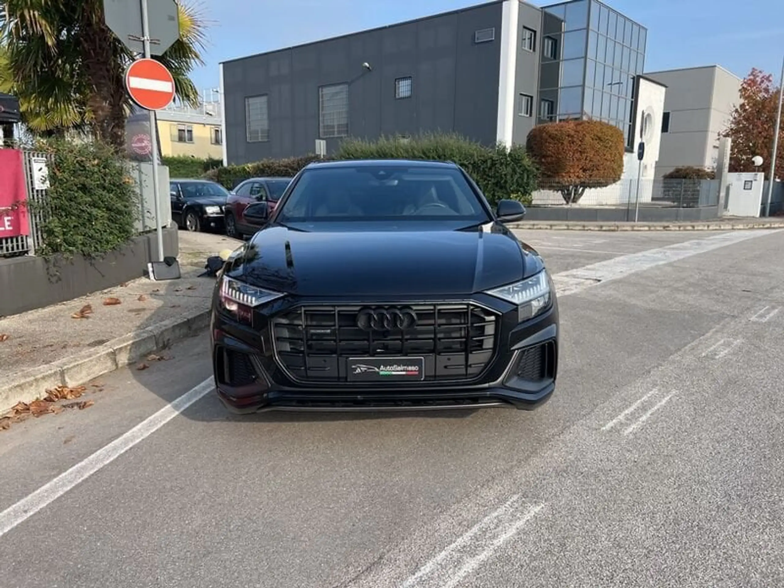 Audi - Q8