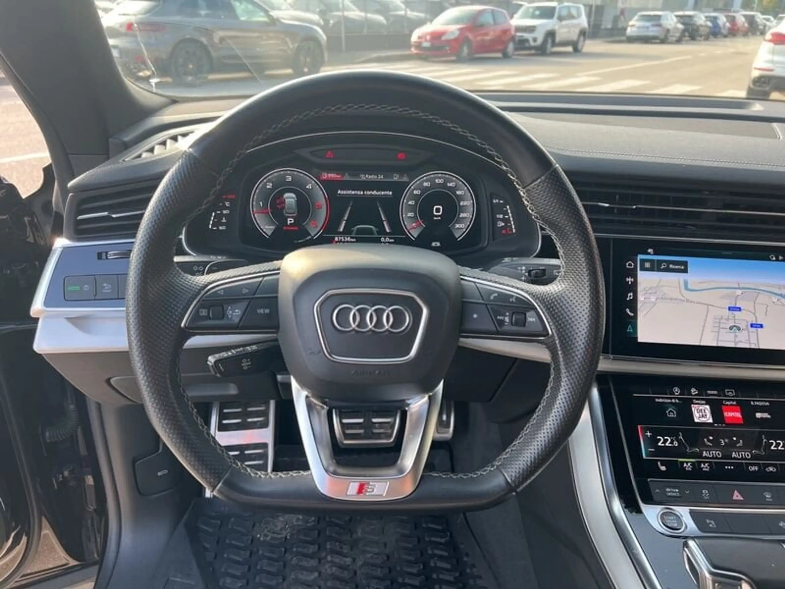 Audi - Q8