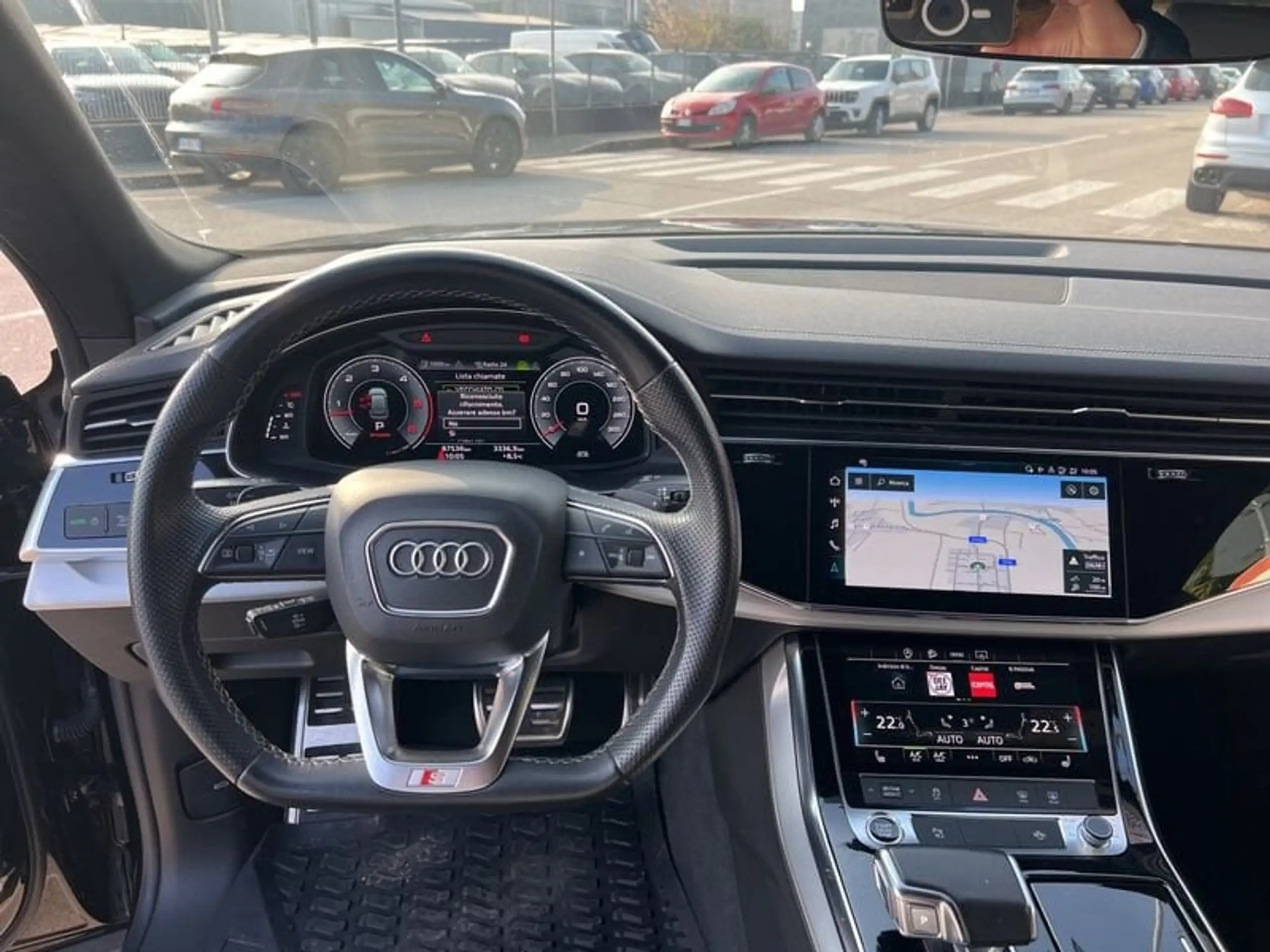 Audi - Q8