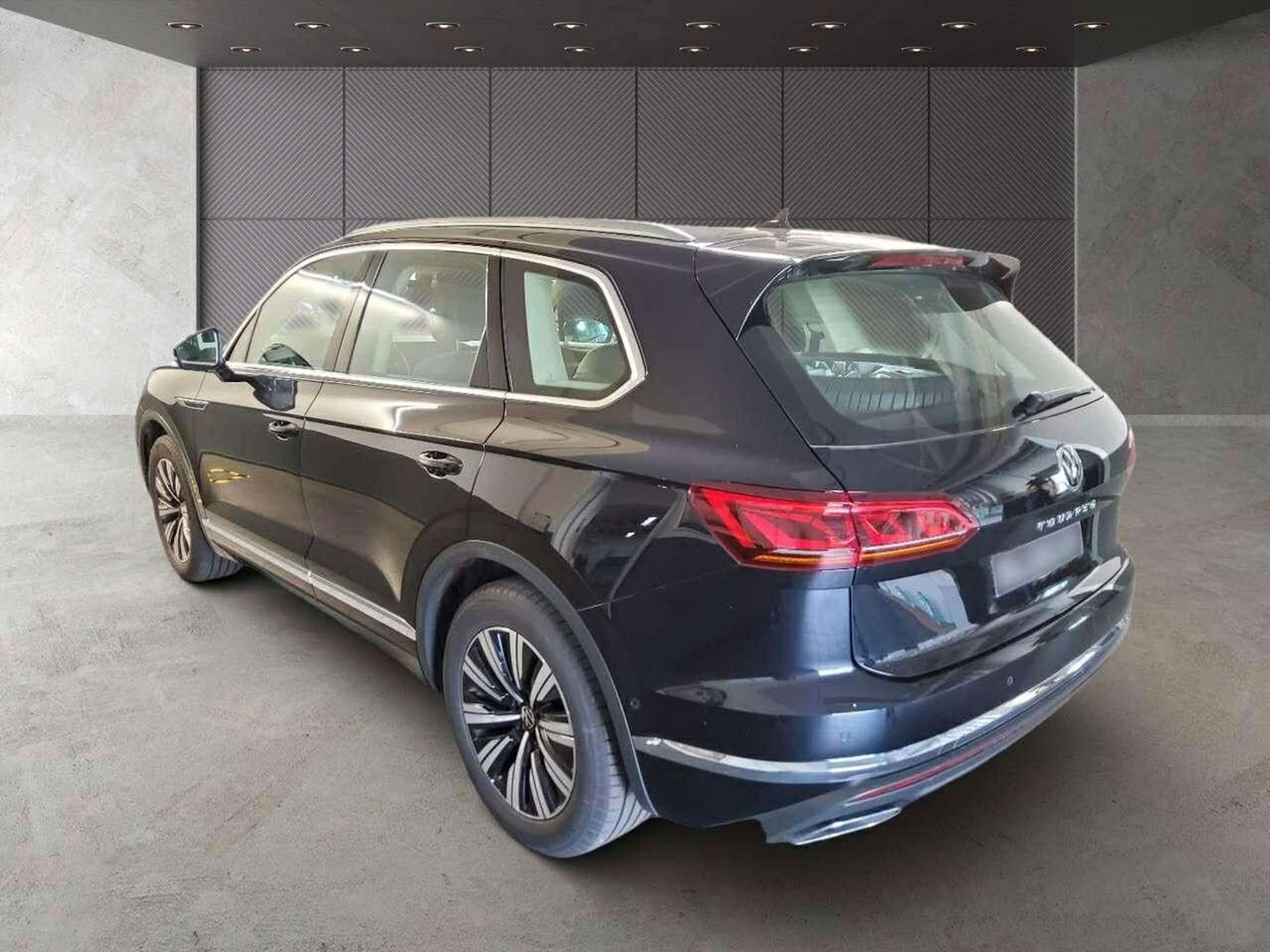 Volkswagen - Touareg