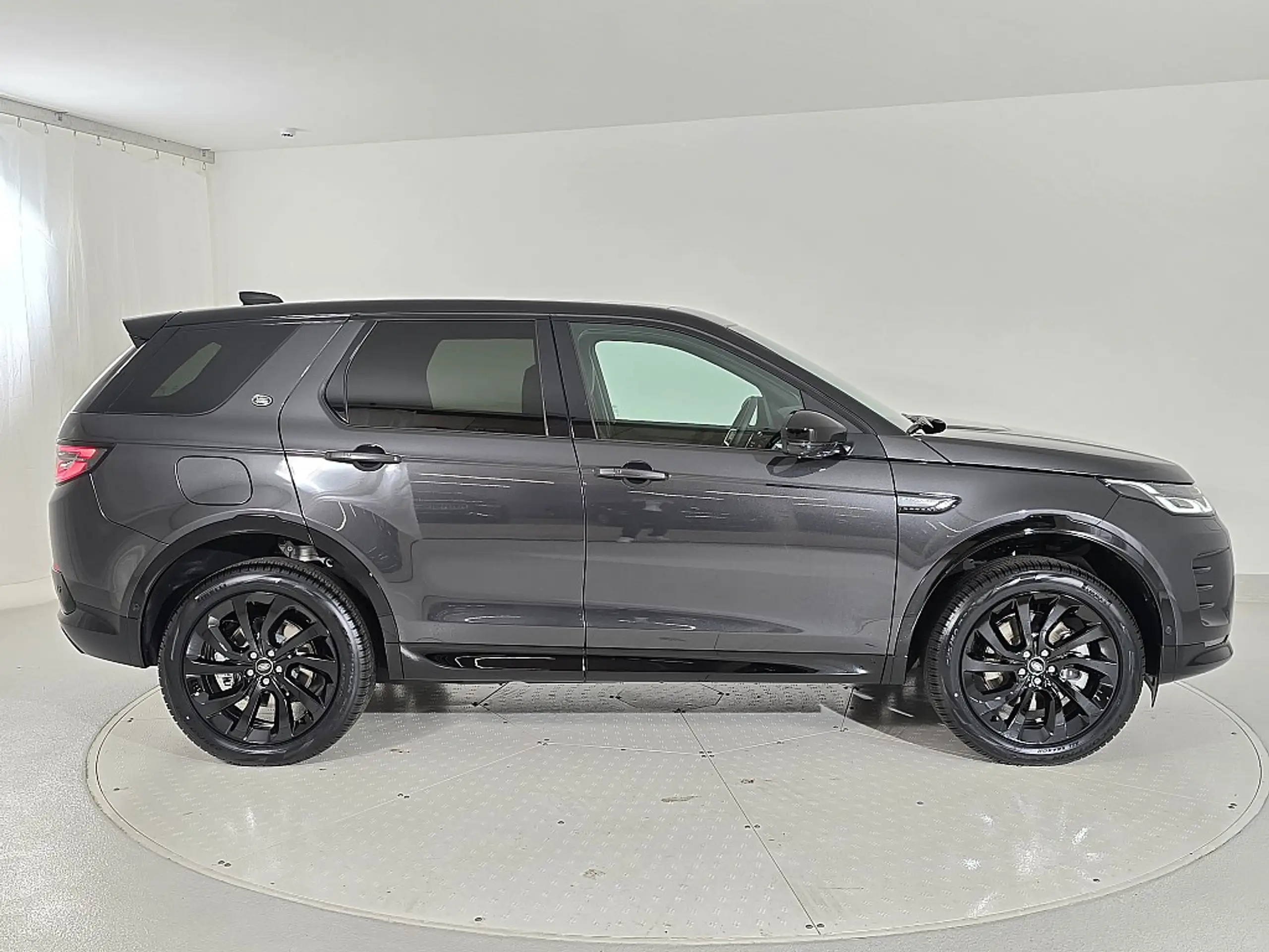 Land Rover - Discovery Sport