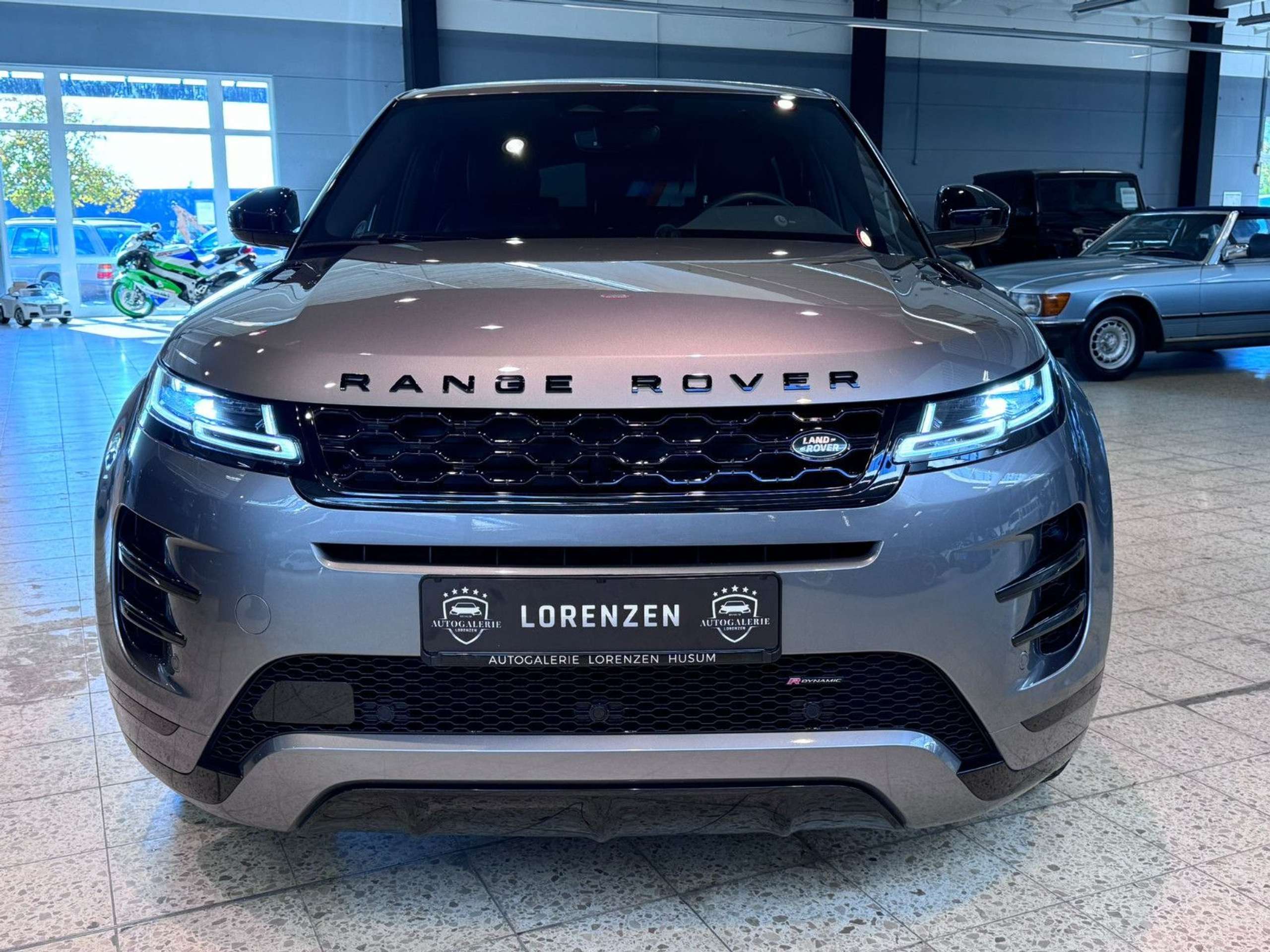 Land Rover - Range Rover Evoque