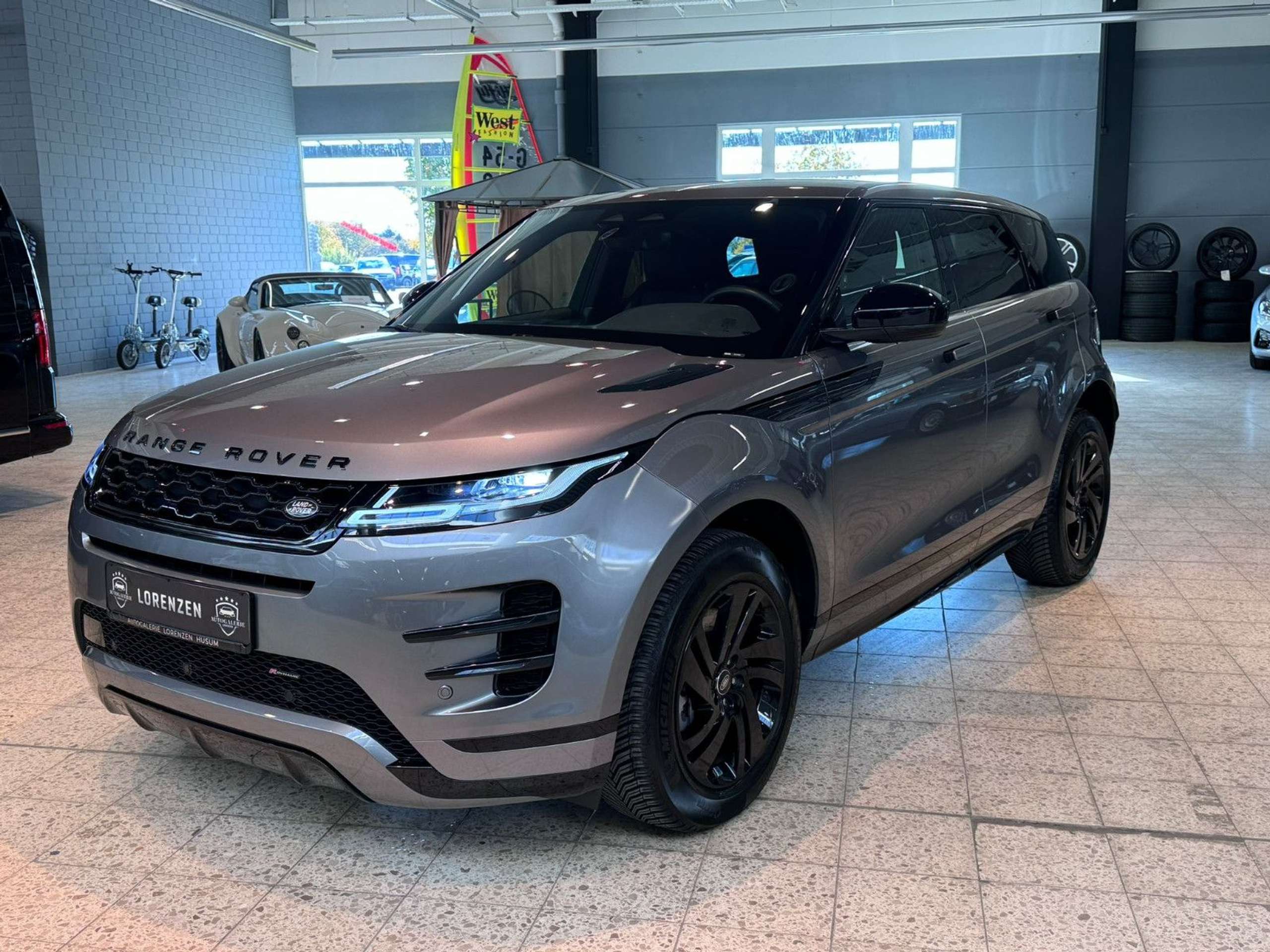 Land Rover - Range Rover Evoque