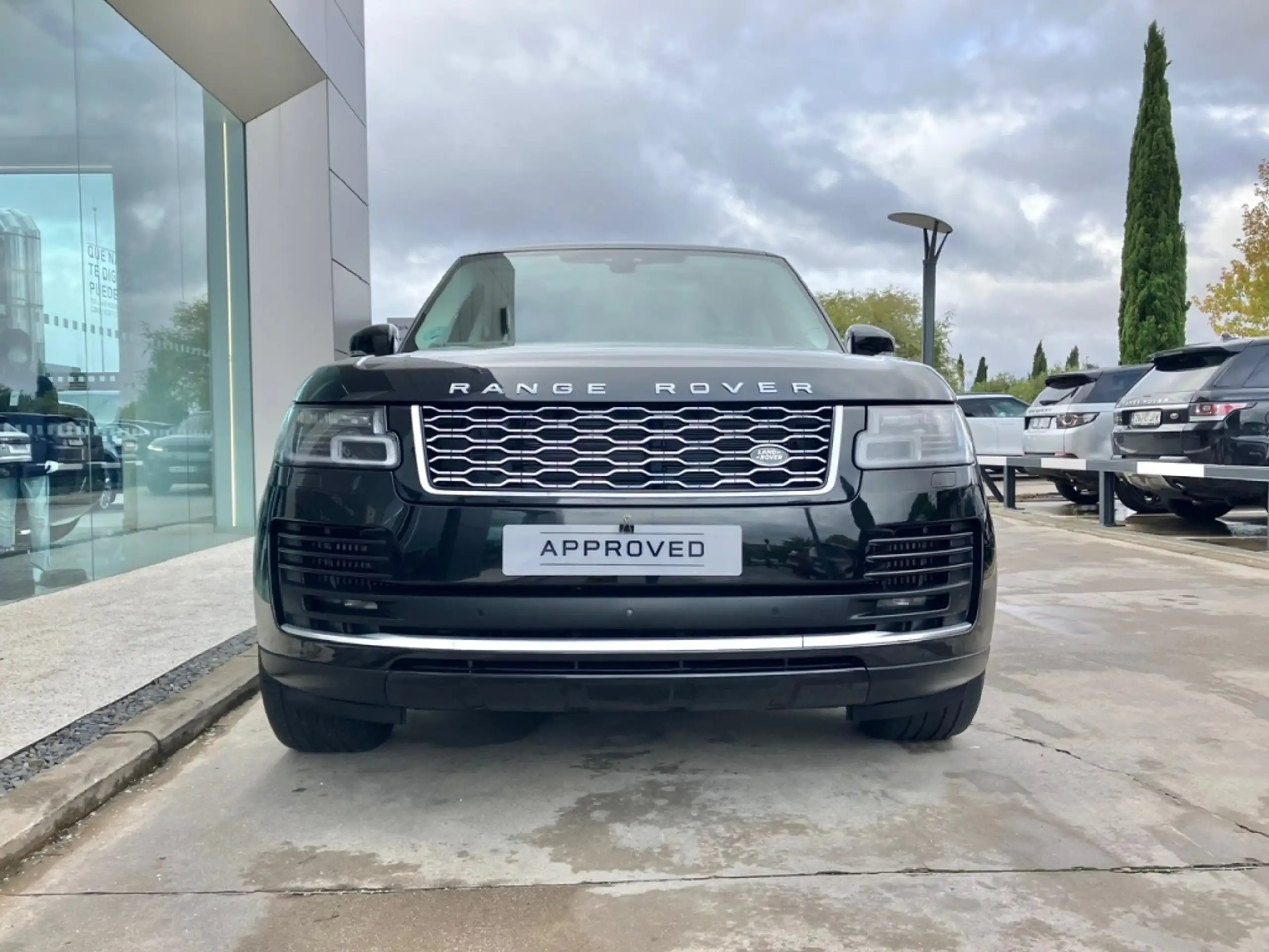 Land Rover - Range Rover