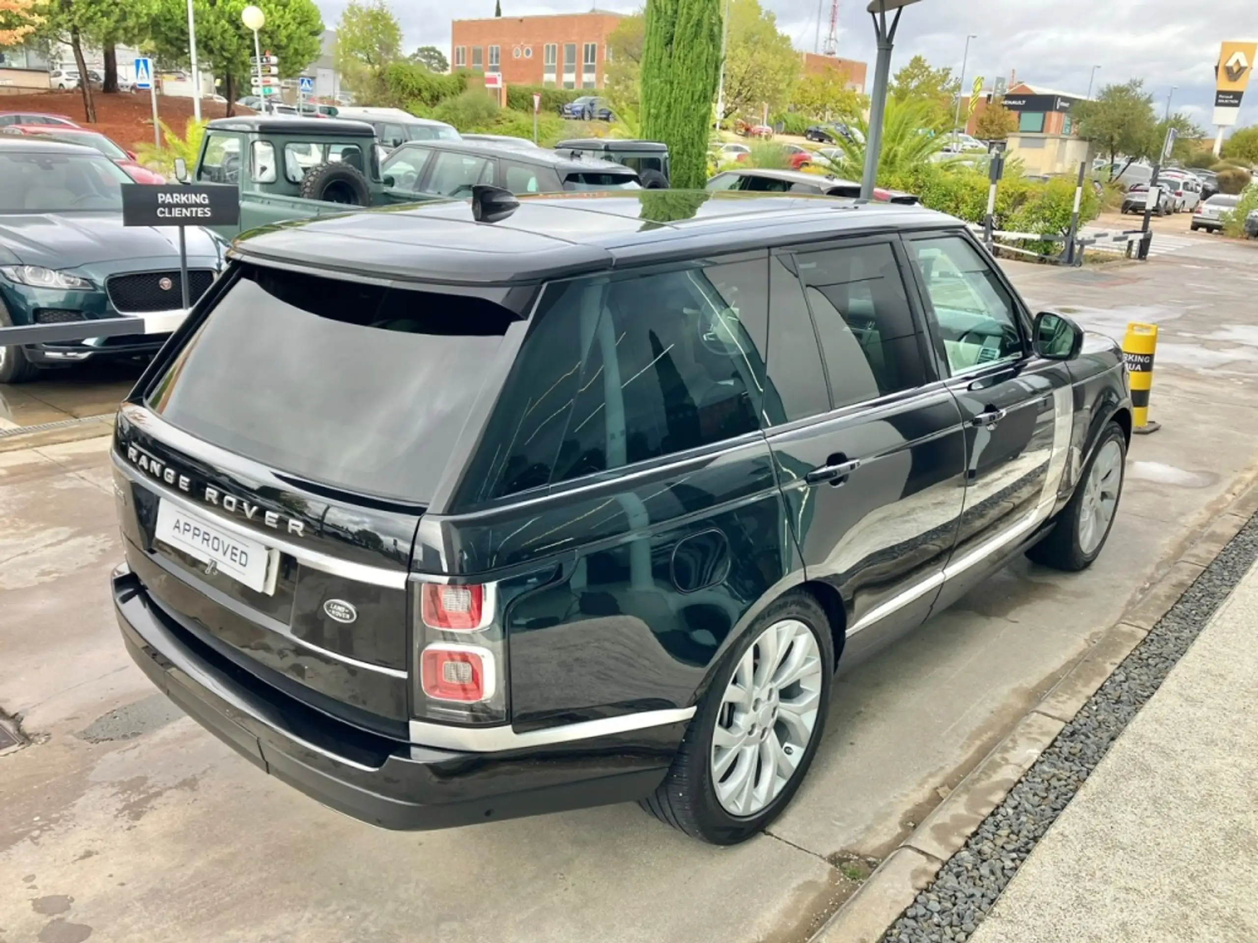 Land Rover - Range Rover